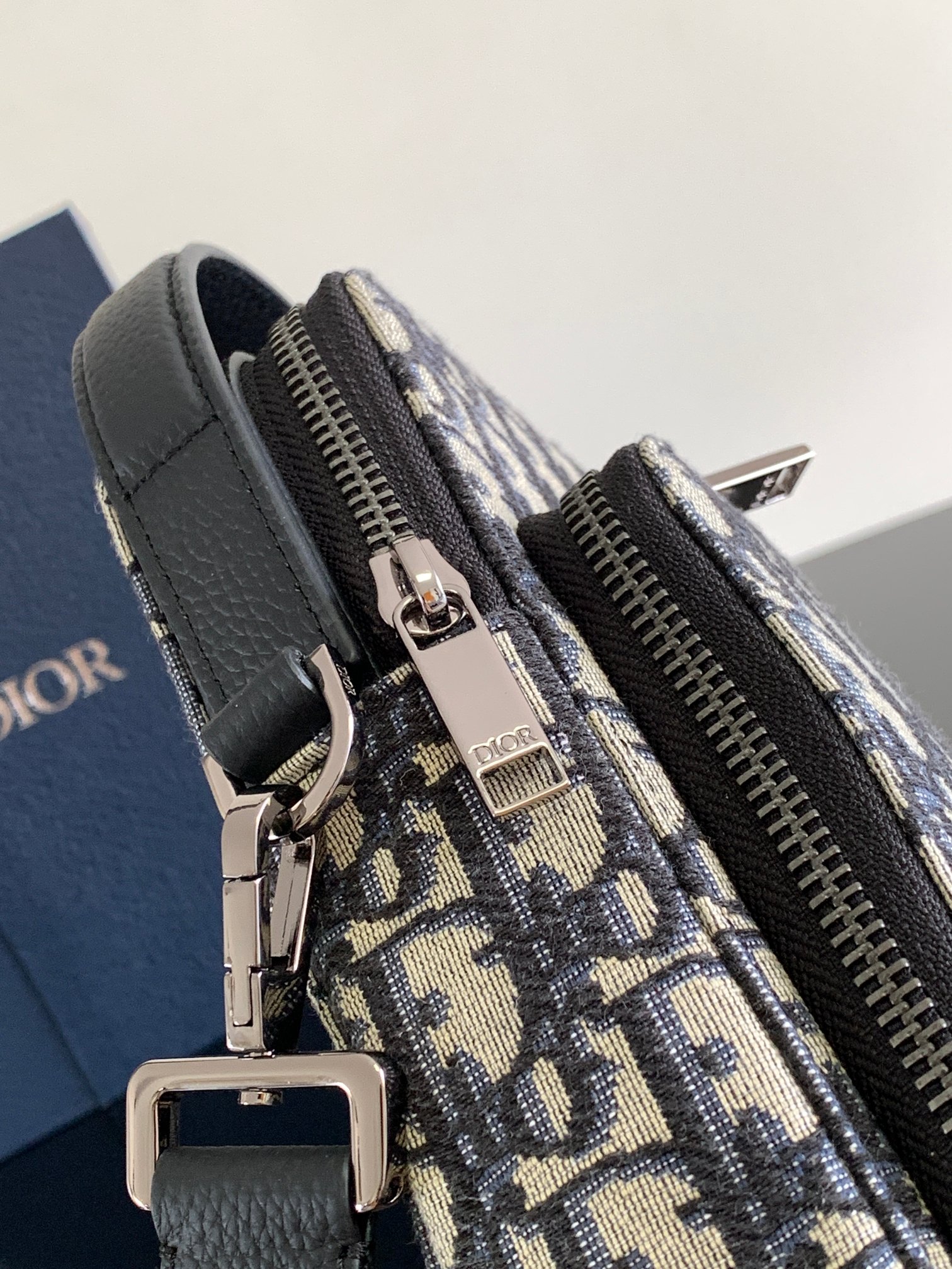 D*or rider handbags-10 x 17 x 5cm