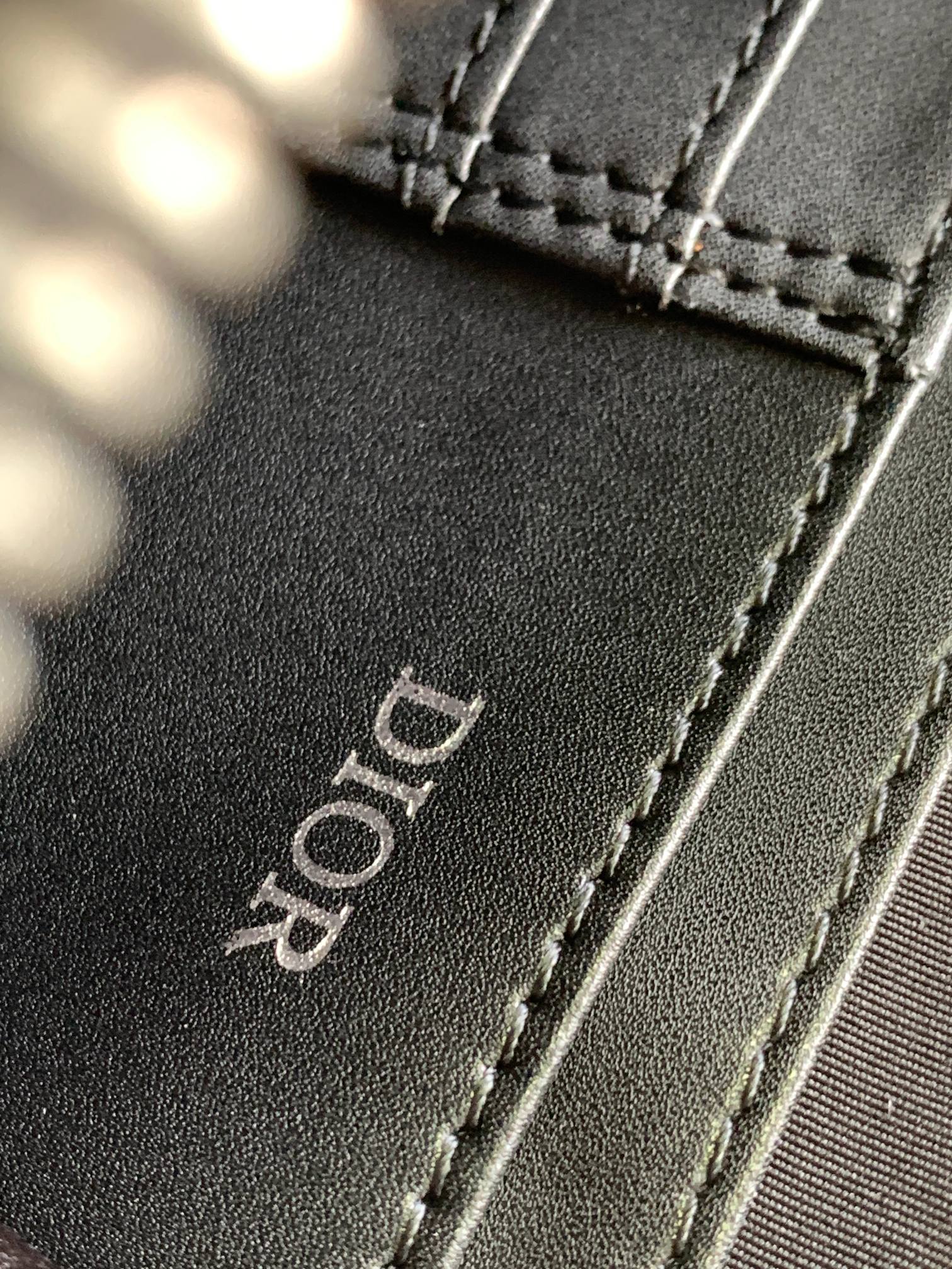 D*or essentials bag-17*12.5cm