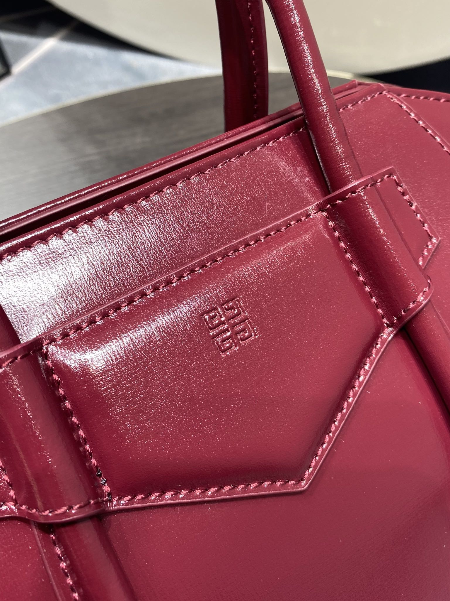 G1uenchy antigona tote-22*20*13cm