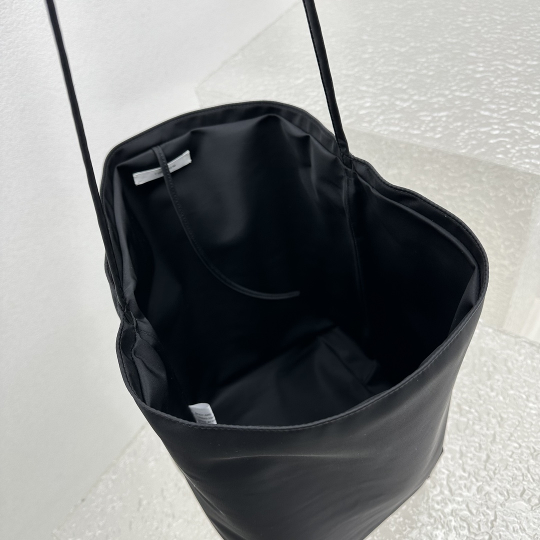 The R0w park tote-23*21*36cm