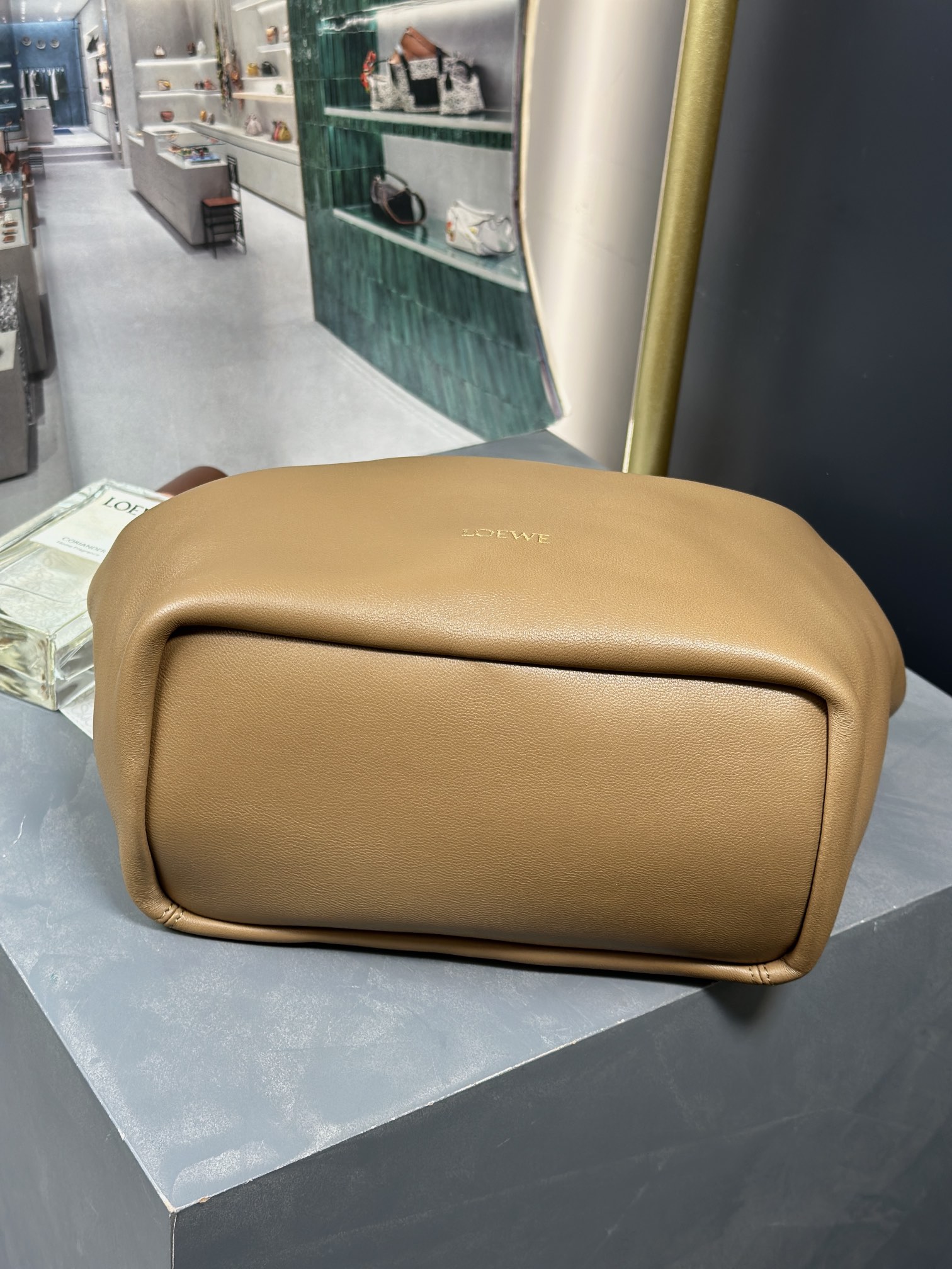 L0ew* squeeze bag-29*24*1.5cm