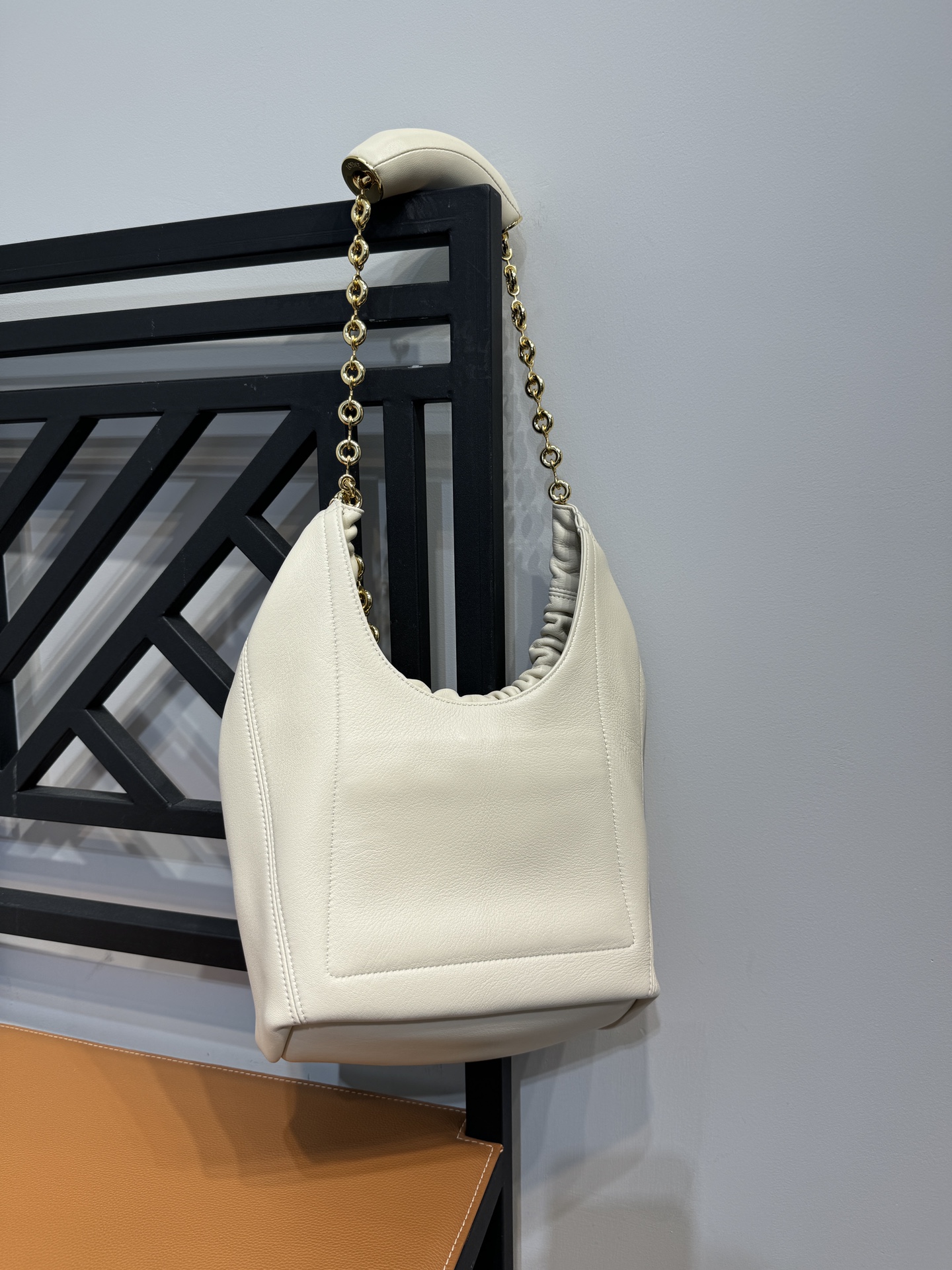 L0ew* squeeze bag-29*24*10.5cm