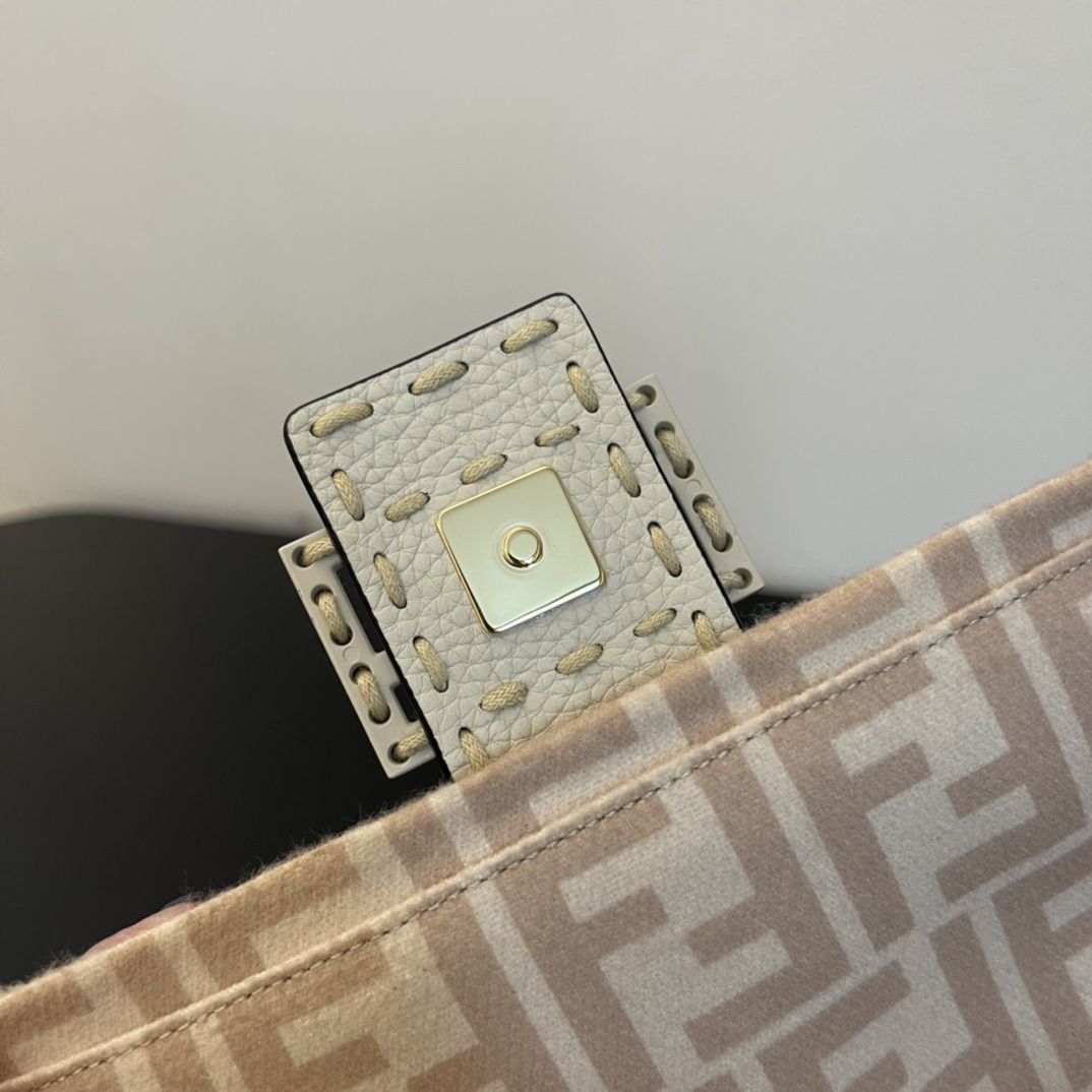 F**di baguette bag-28x6x13.5cm