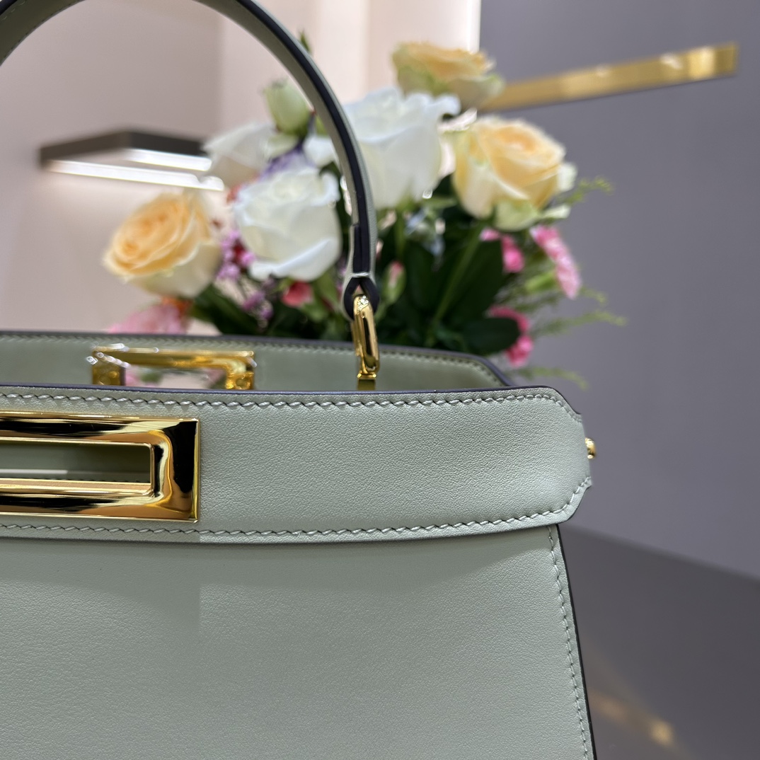 F**di peekaboo iseeu bag-33x25x13cm