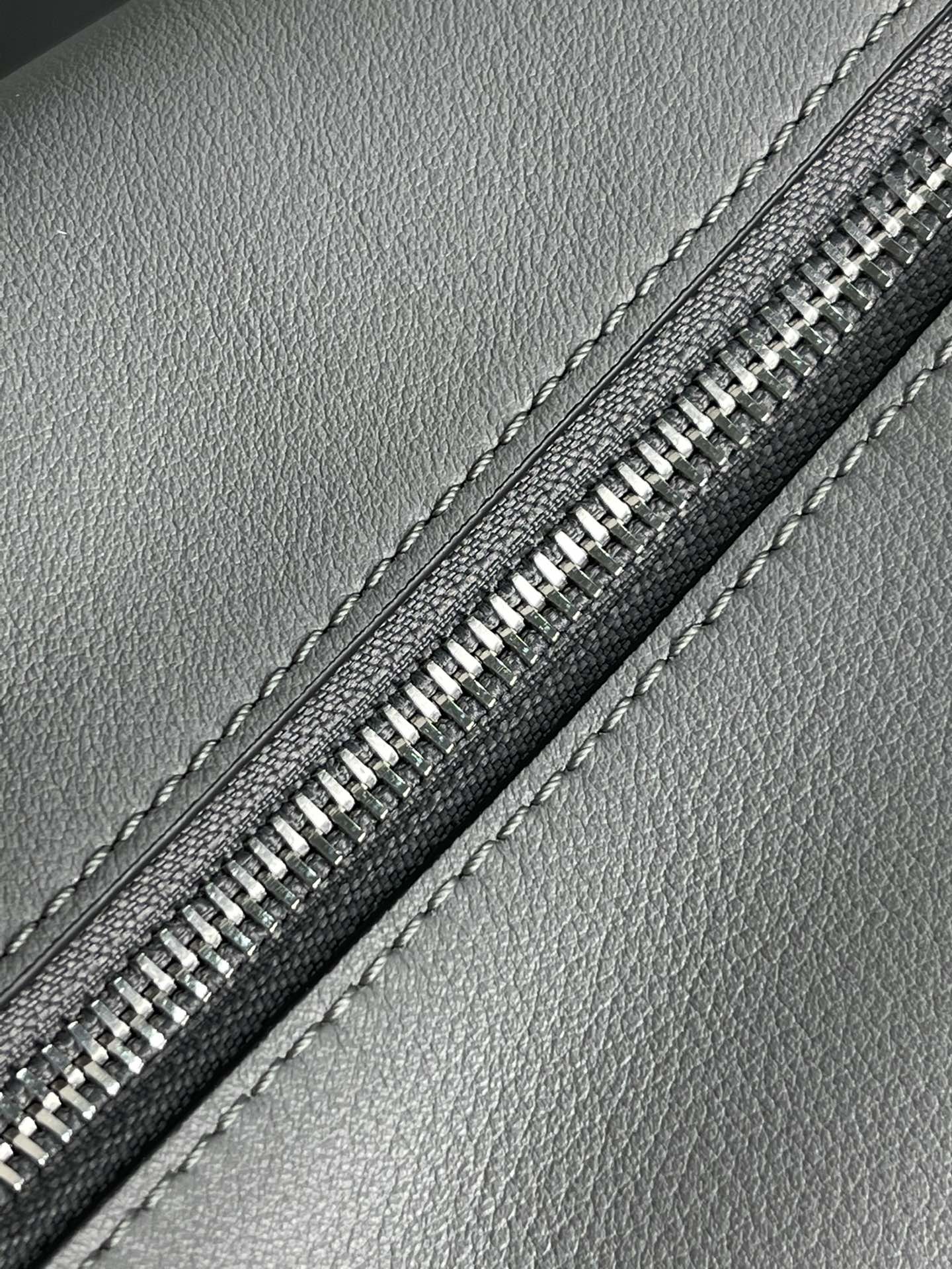 L0ew* cubi bag-29.5*22*10.5cm