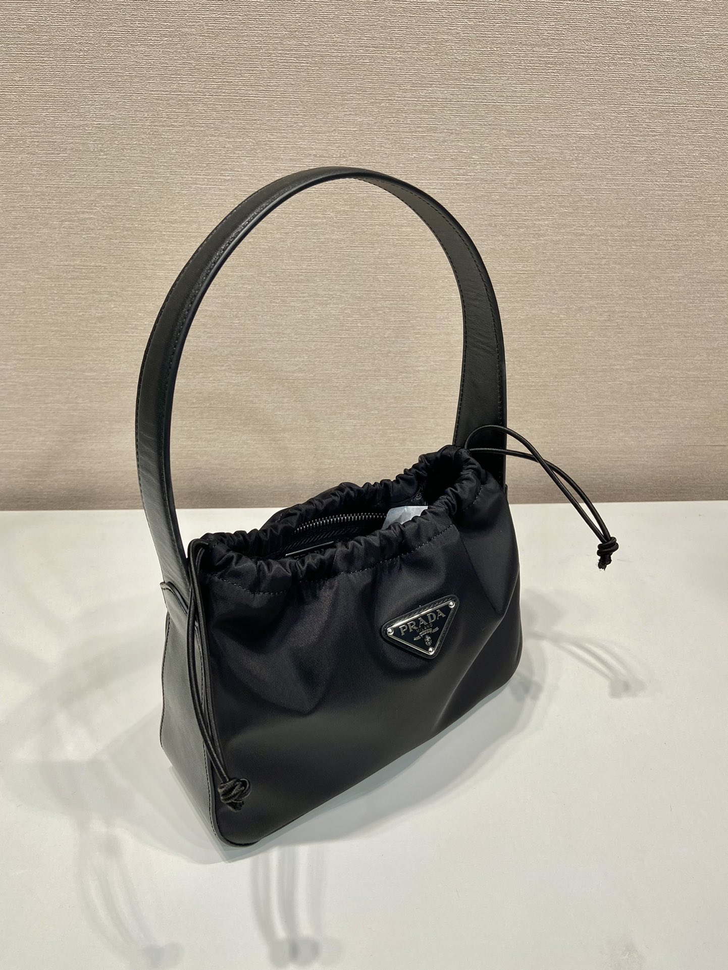 Pra*a b6250 vintage hobo bag-23*18*8cm