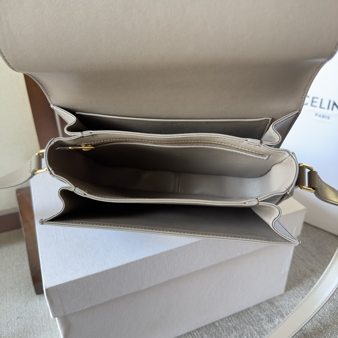 Celin Triomphe Shoulder Bag-22.5x16.5x7.5CM