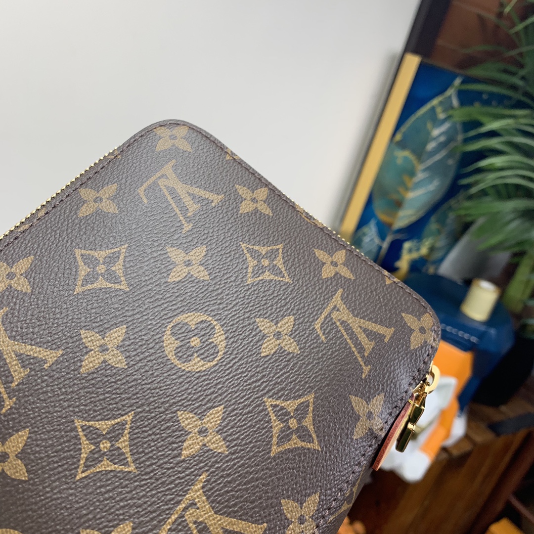 l0*is V*t0n packing cube-22.4×8.5×14cm