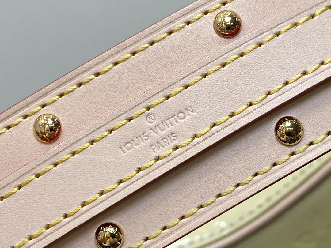 l0*is V*t0n croissant m24021-21 x 13 x 7cm