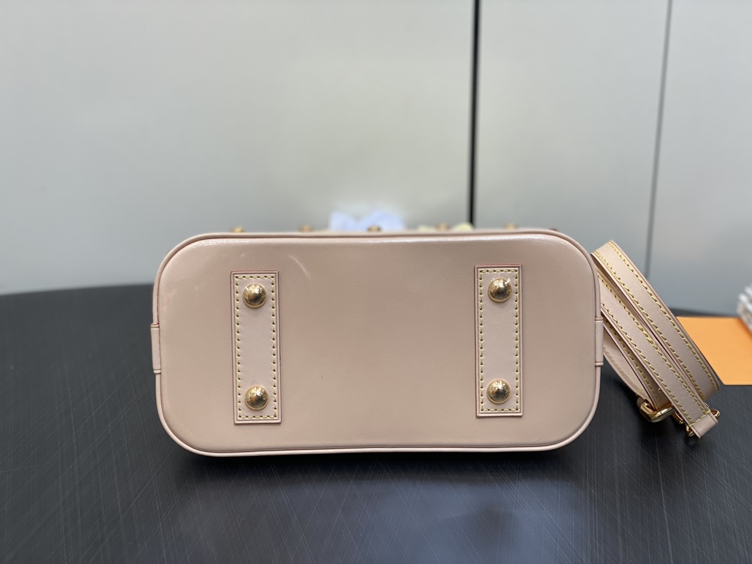 l0*is V*t0n alma bb m24062-23.5 x 17.5 x 11.5cm