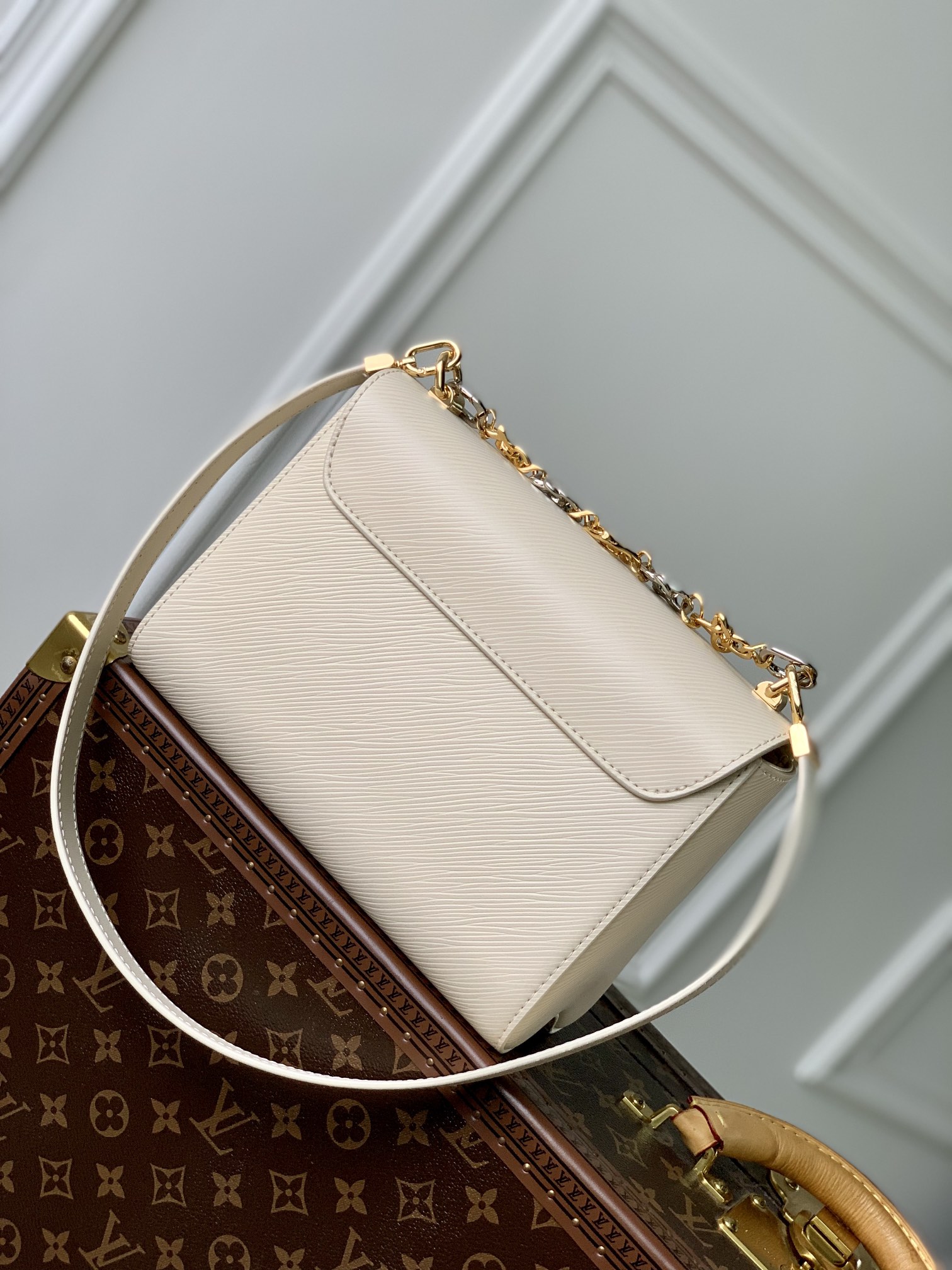 l0*is V*t0n twist mm-23*18*8cm