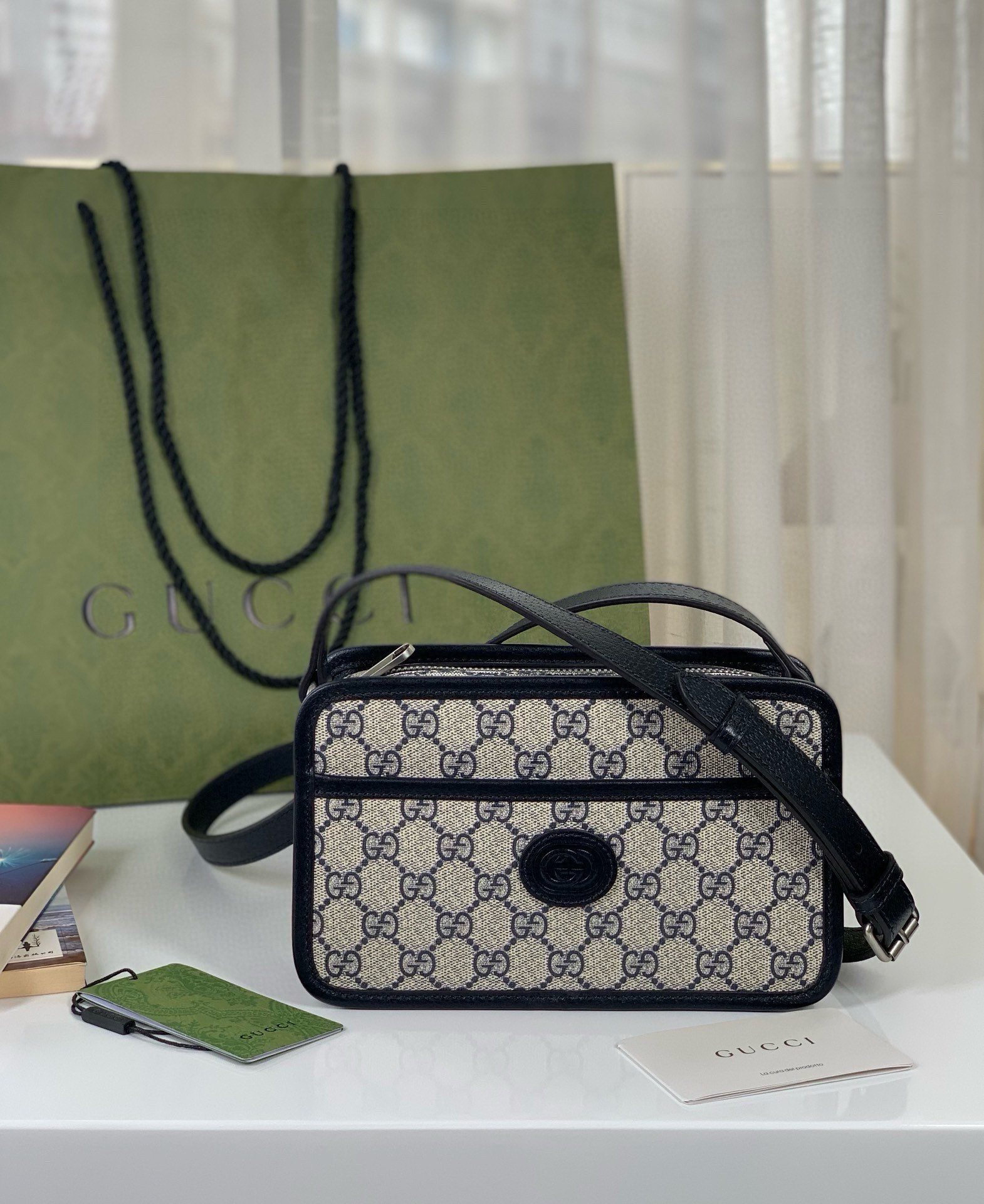 G*u*i camera bag-22.5x14x7cm