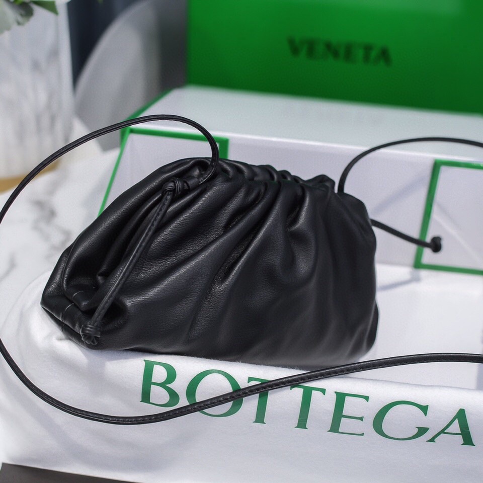 bo*te*ga Ve*ne*ta the pouch bag-22*9cm
