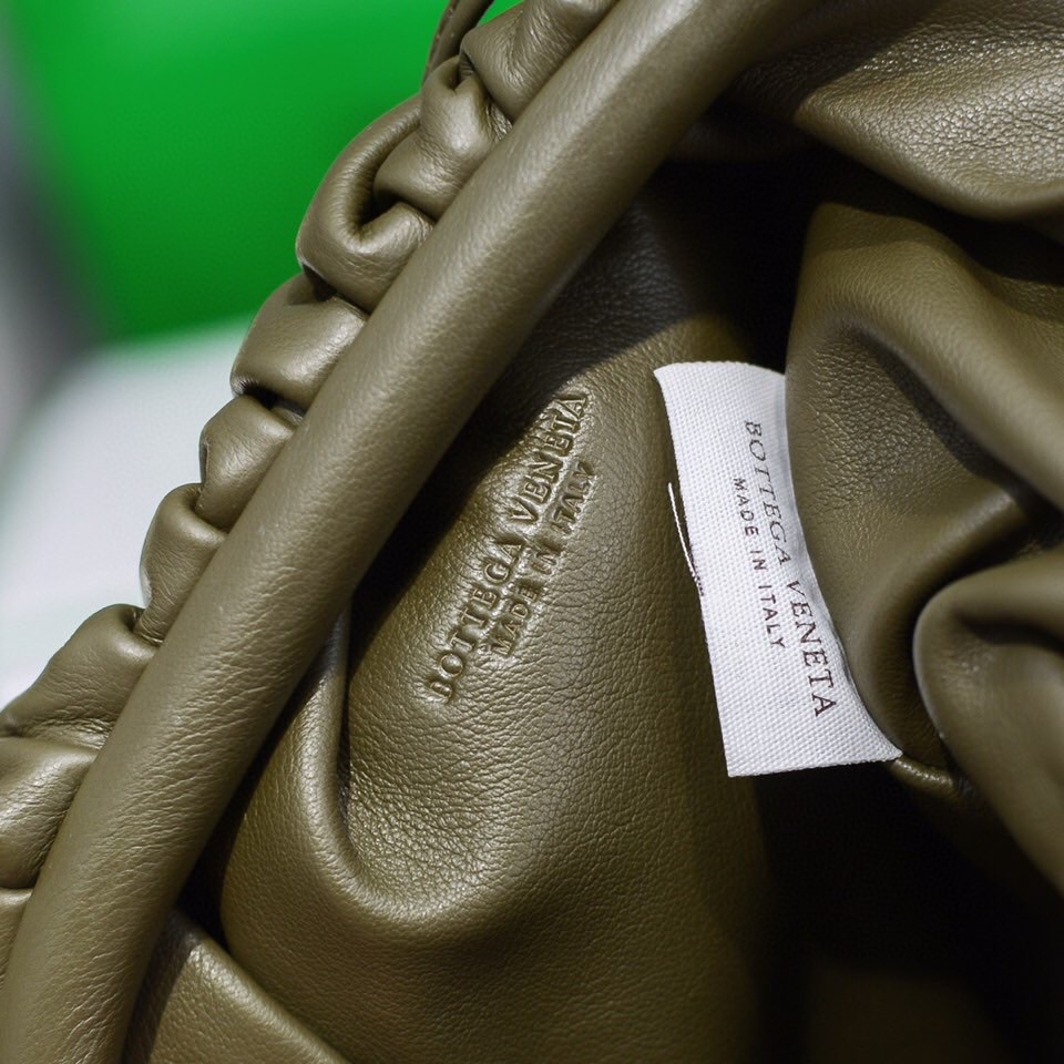 bo*te*ga Ve*ne*ta the pouch bag-22*9cm