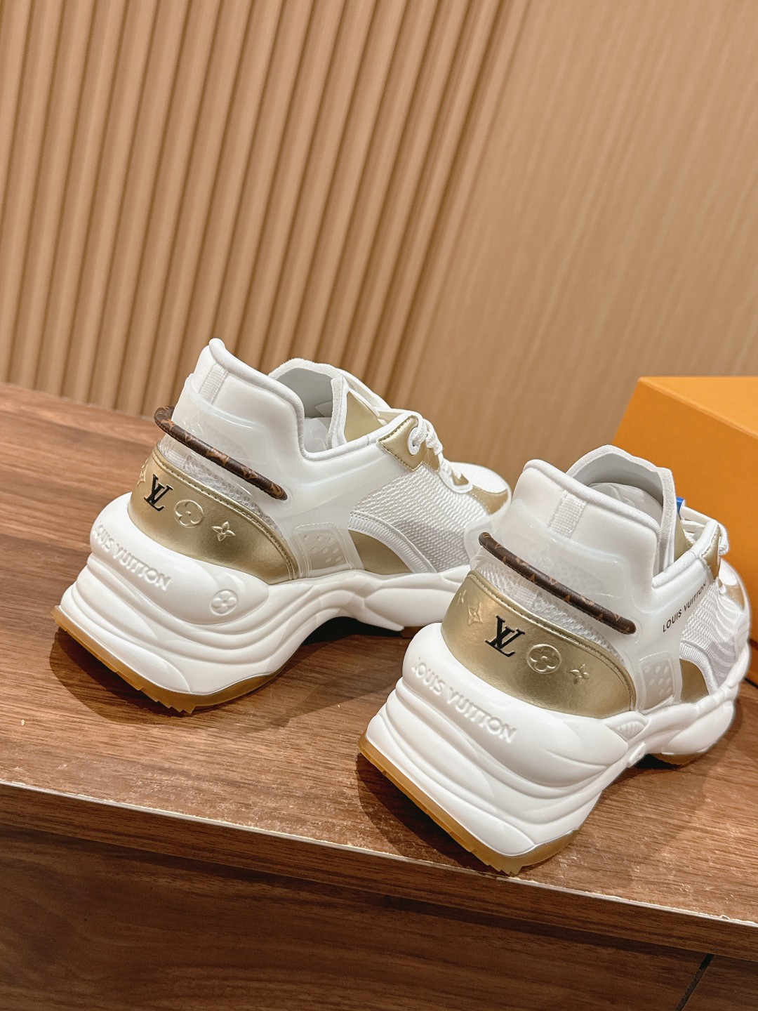 l0*is V*t0n run55 sneakers(eu35-eu41)