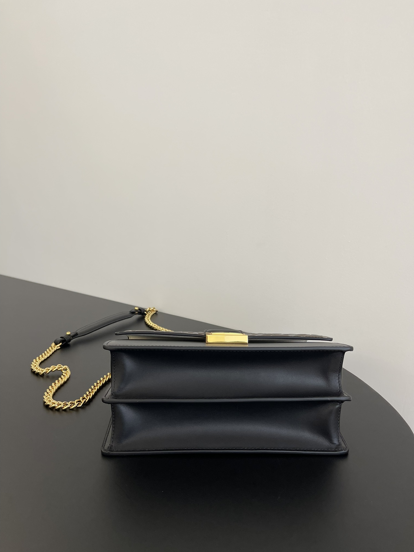 F**di kan u-25x17x10cm