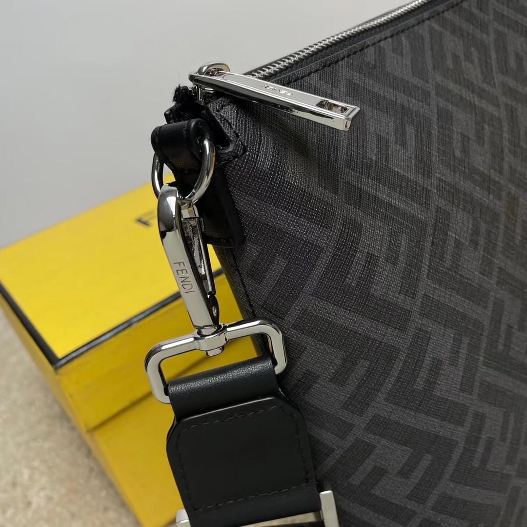 F**di crossbody bag-34 x26 x6cm