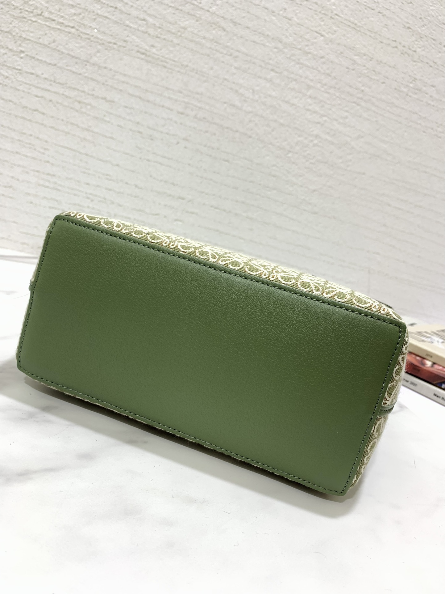 L0ew* anagram square tote-21*10*22cm