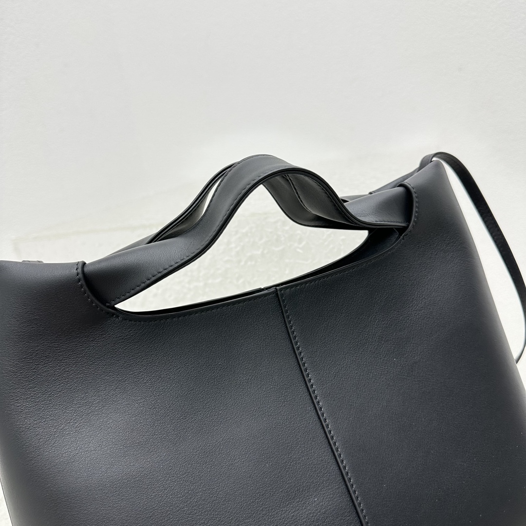 T*e R0w camdem bag-32*23*14cm