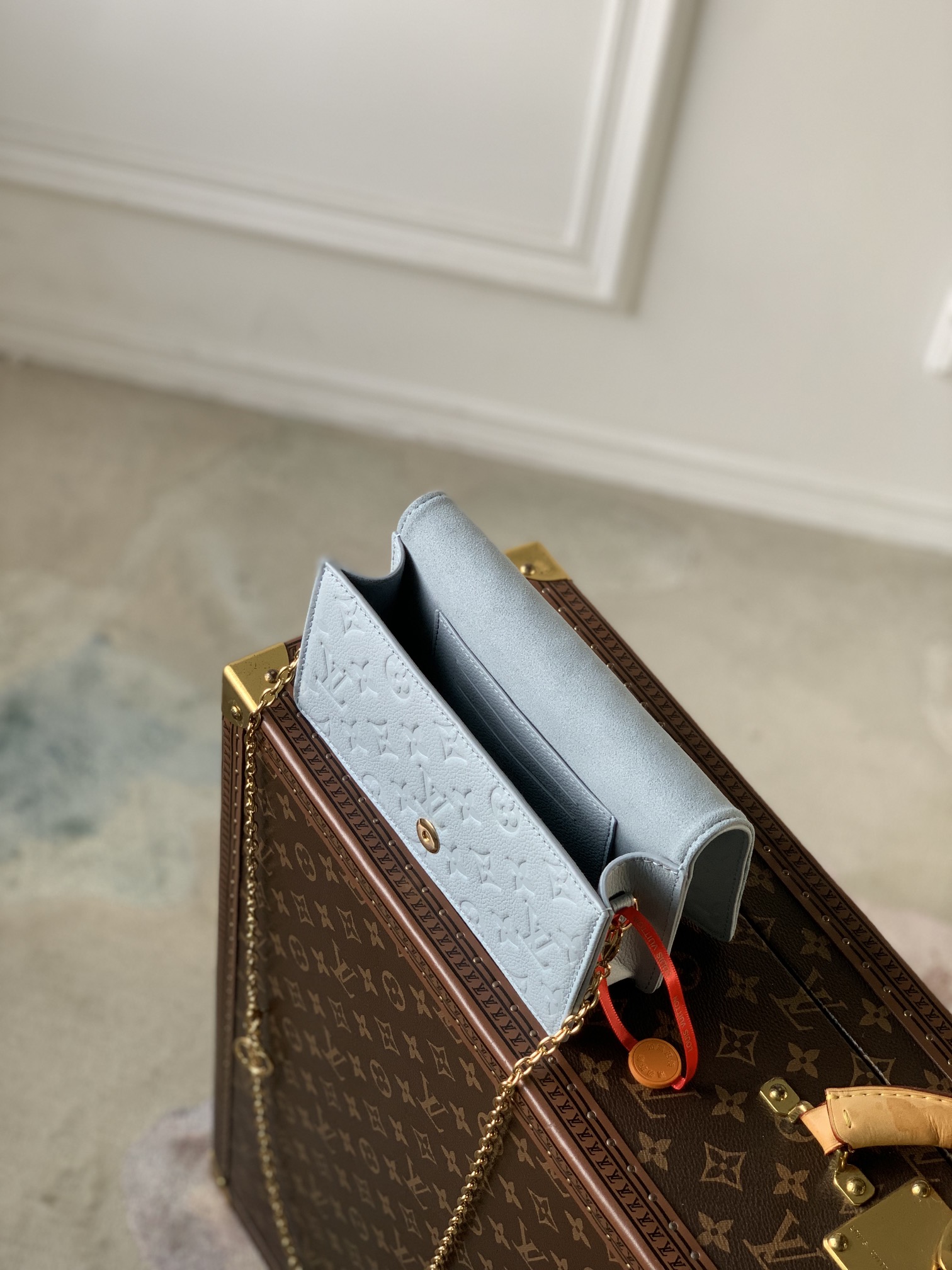 l0*is V*t0n wallet on chain metis-m83233 -22*15*5.5cm