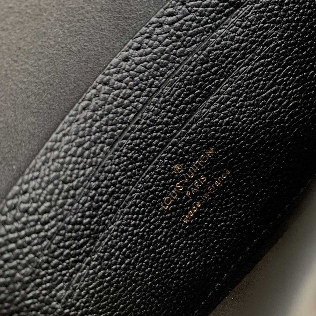 l0*is V*t0n wallet on chain metis-m83233 -22*15*5.5cm