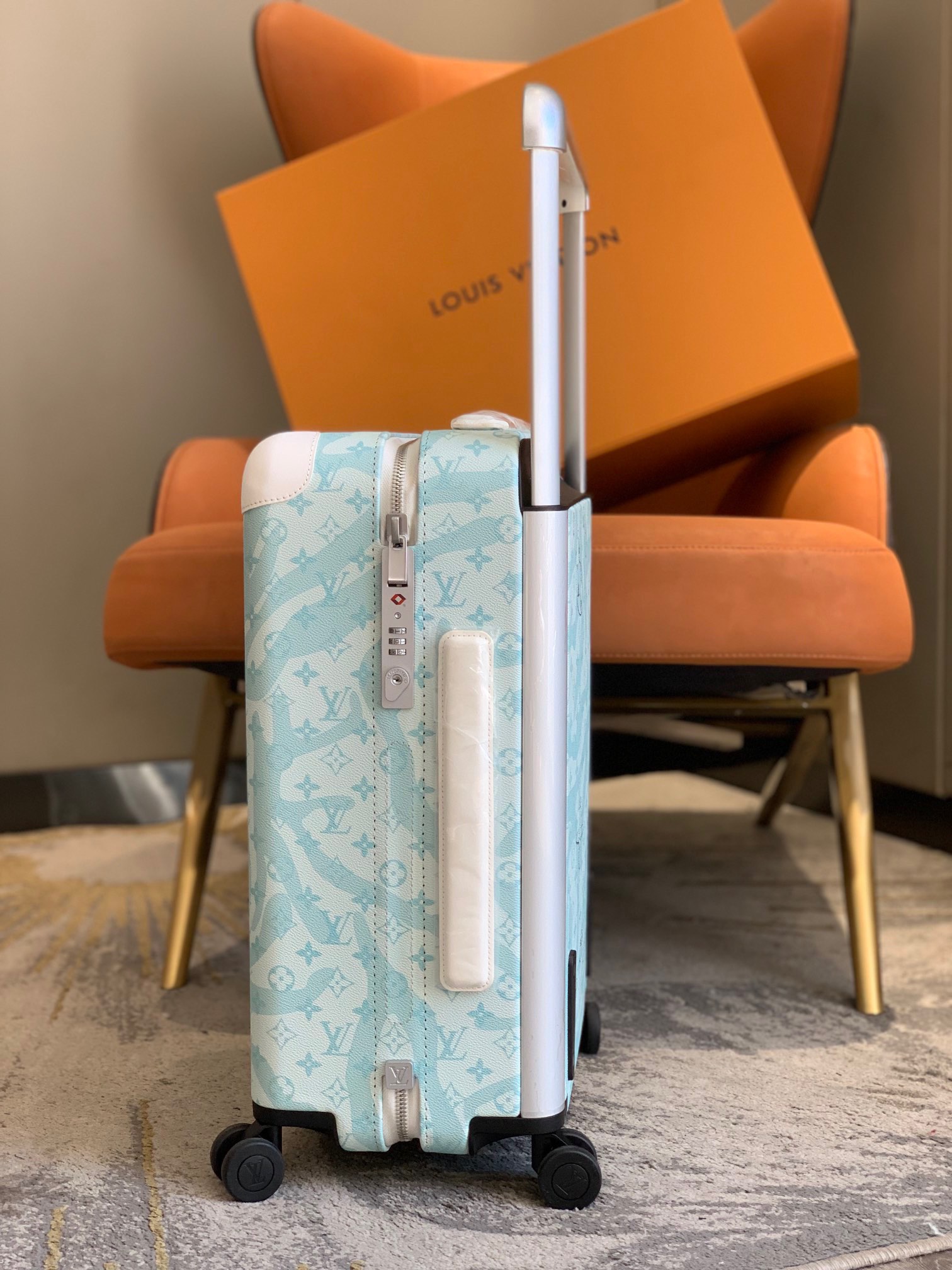 l0*is V*t0n horizon 55-‭38*55*21cm