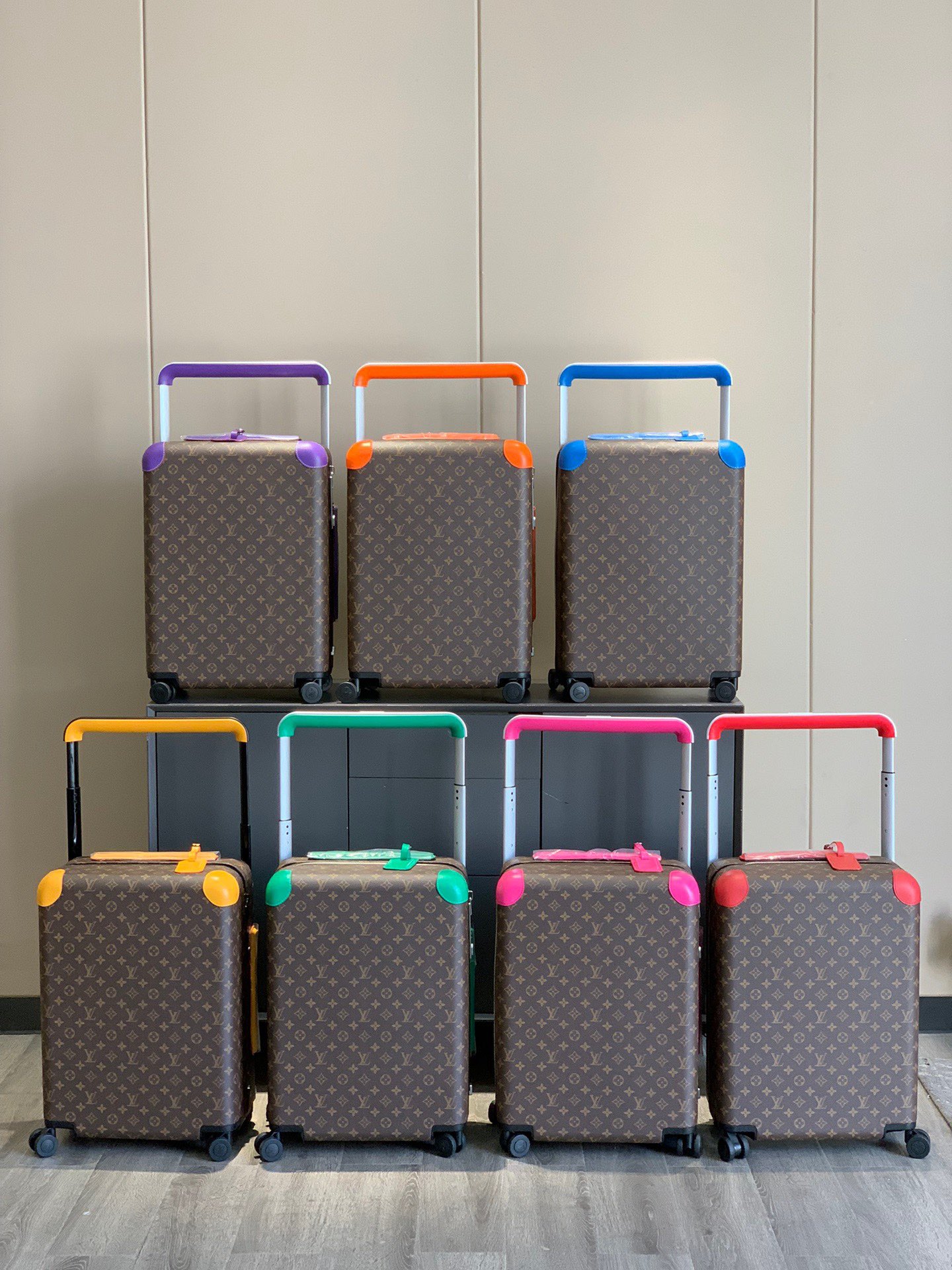 l0*is V*t0n horizon 55-‭38*55*21cm