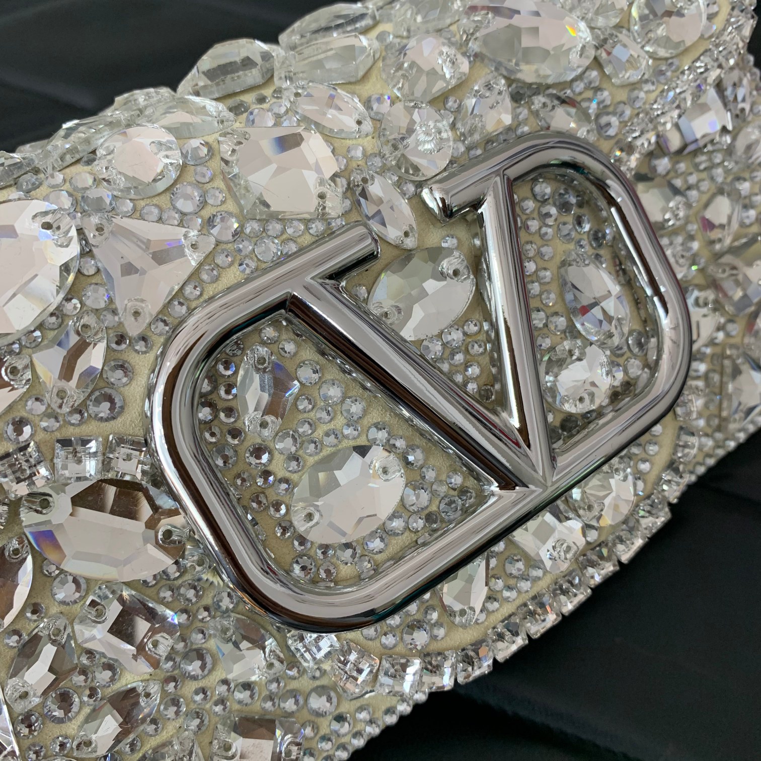 Va1e*ntin0 garavani mini loco bag-20*11*5cm