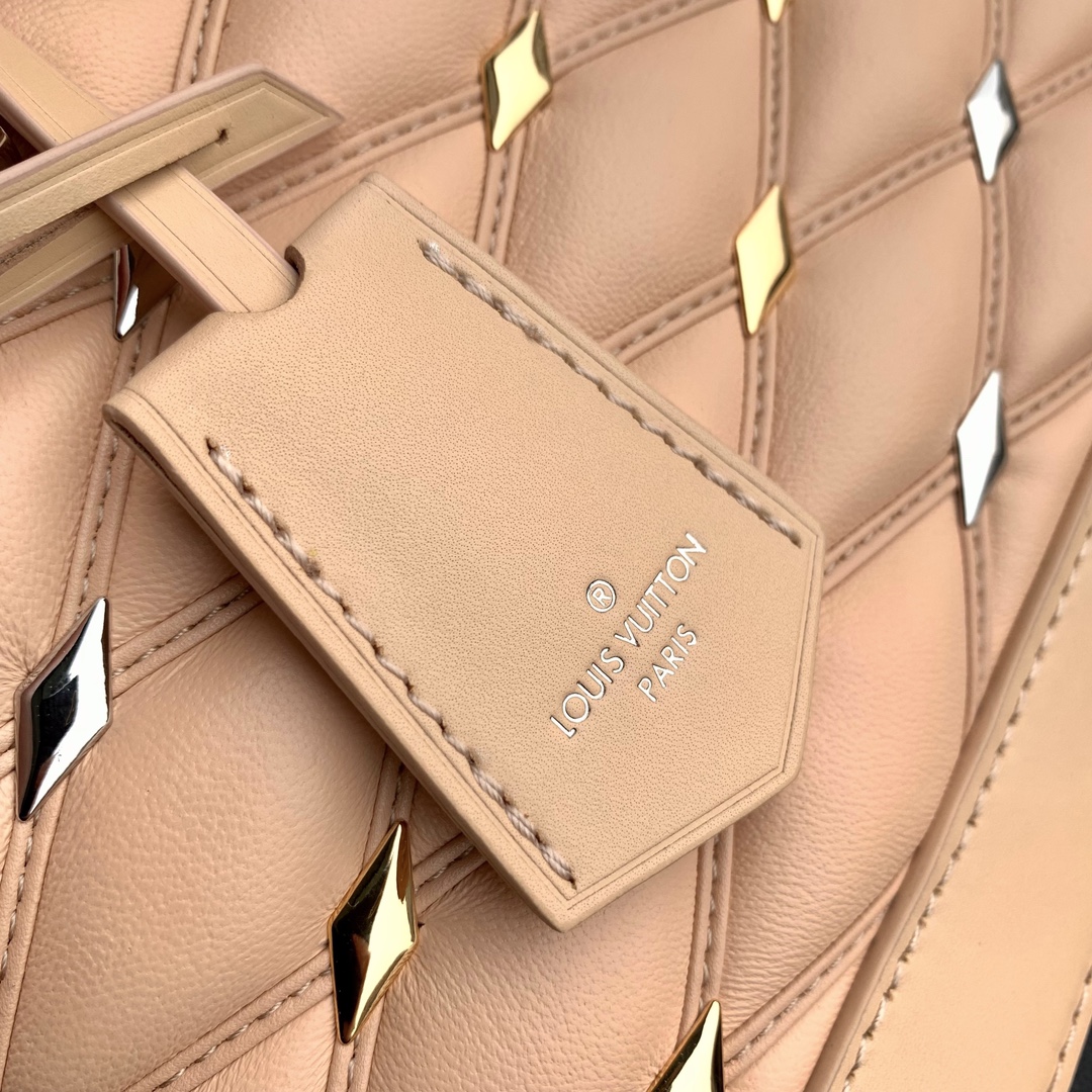 l0*is V*t0n alma bb m24062-23.5 x 17.5 x 11.5cm