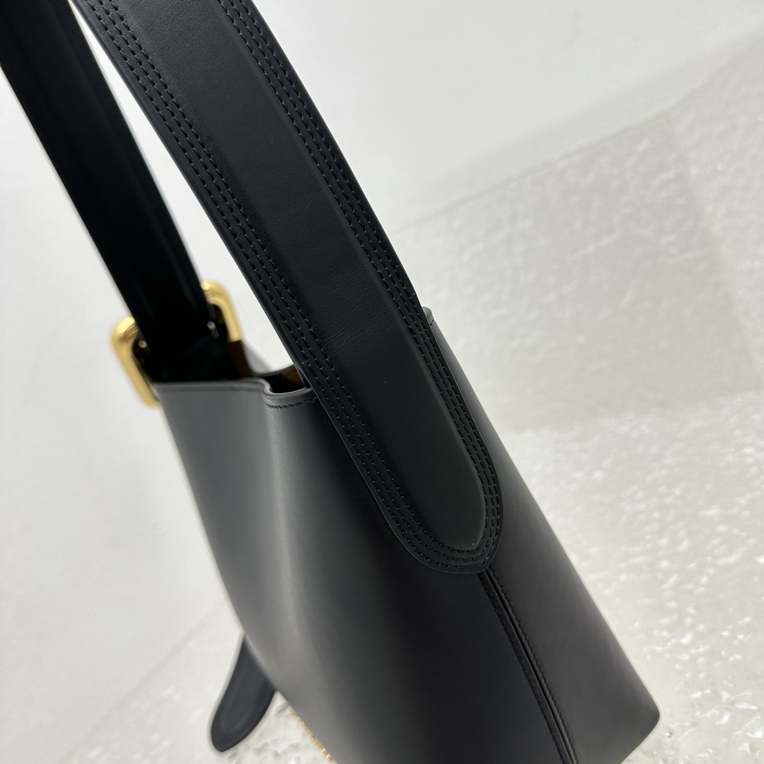 Ja*qvemvs bucket bag-20*22*10cm