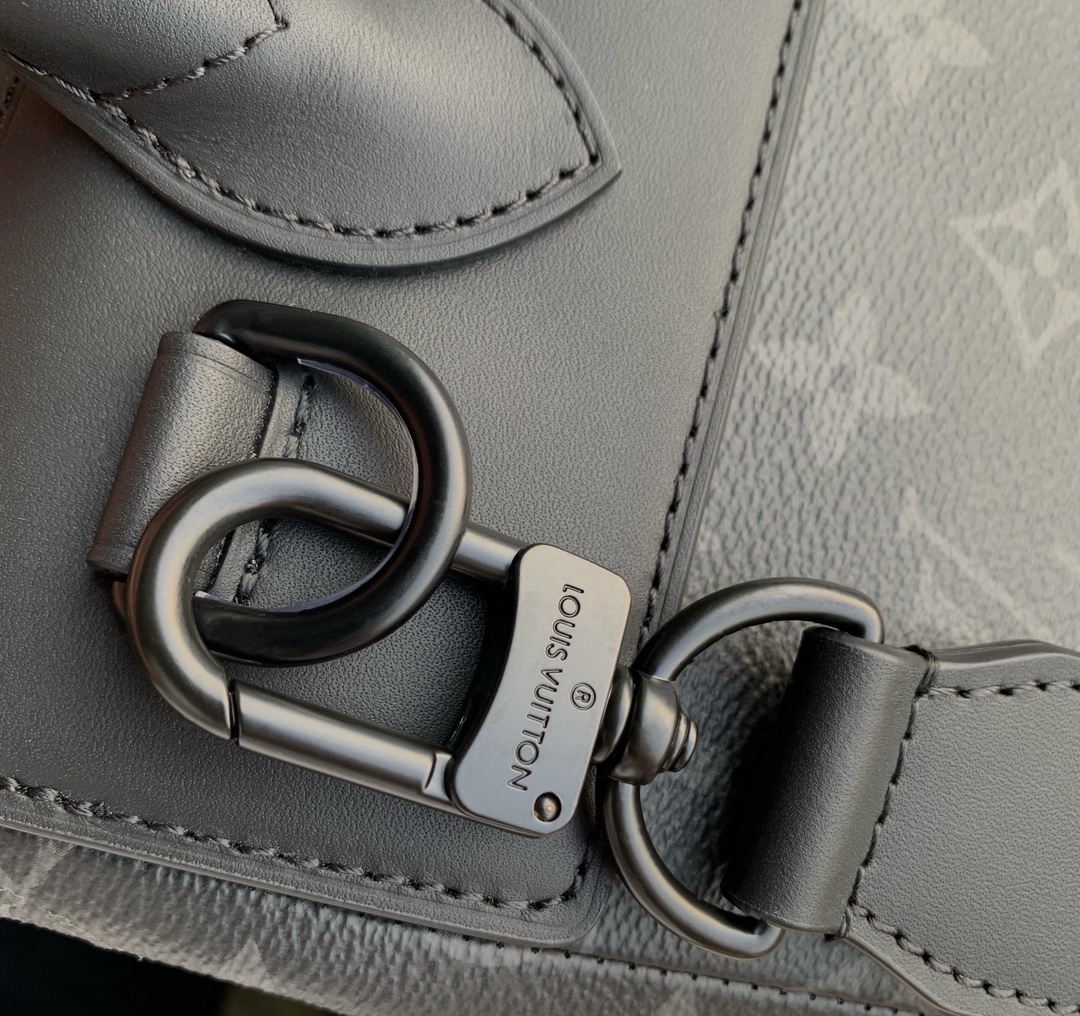 l0*is V*t0n pochette steamer -m46953-25 x 19 x 8 cm