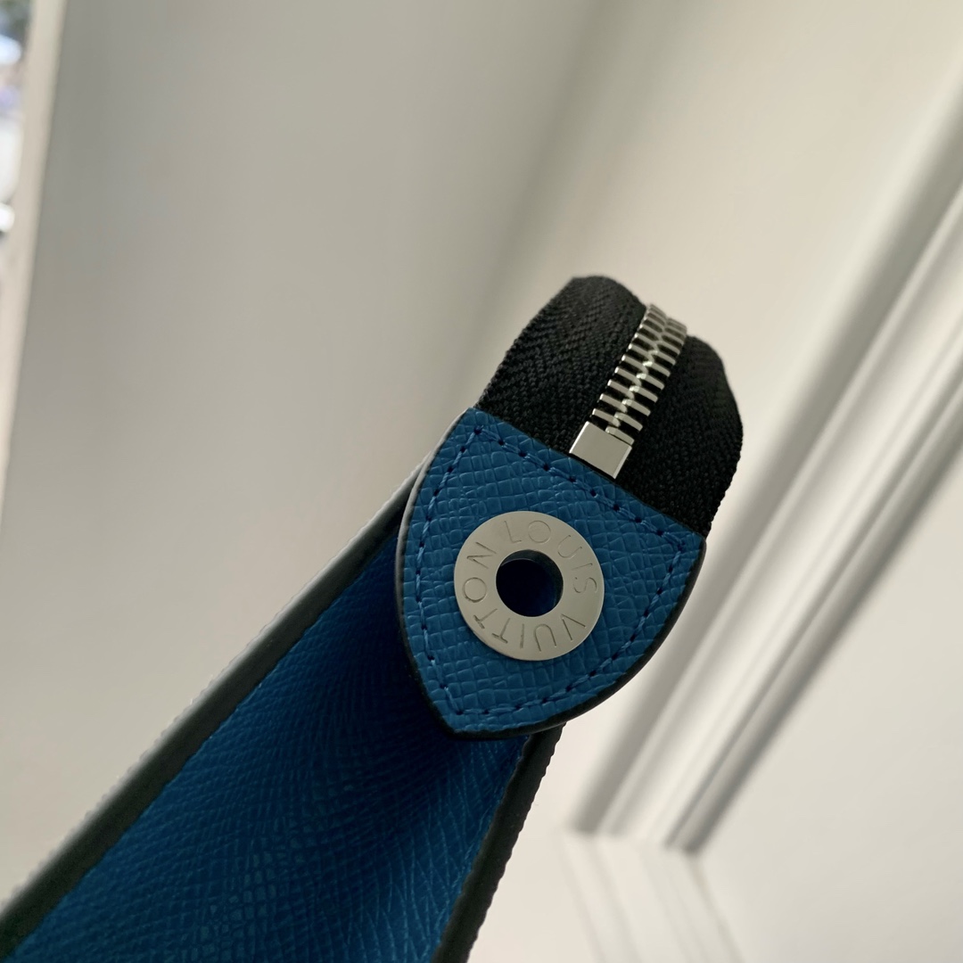 l0*is V*t0n pochette accessoires-26x20cm