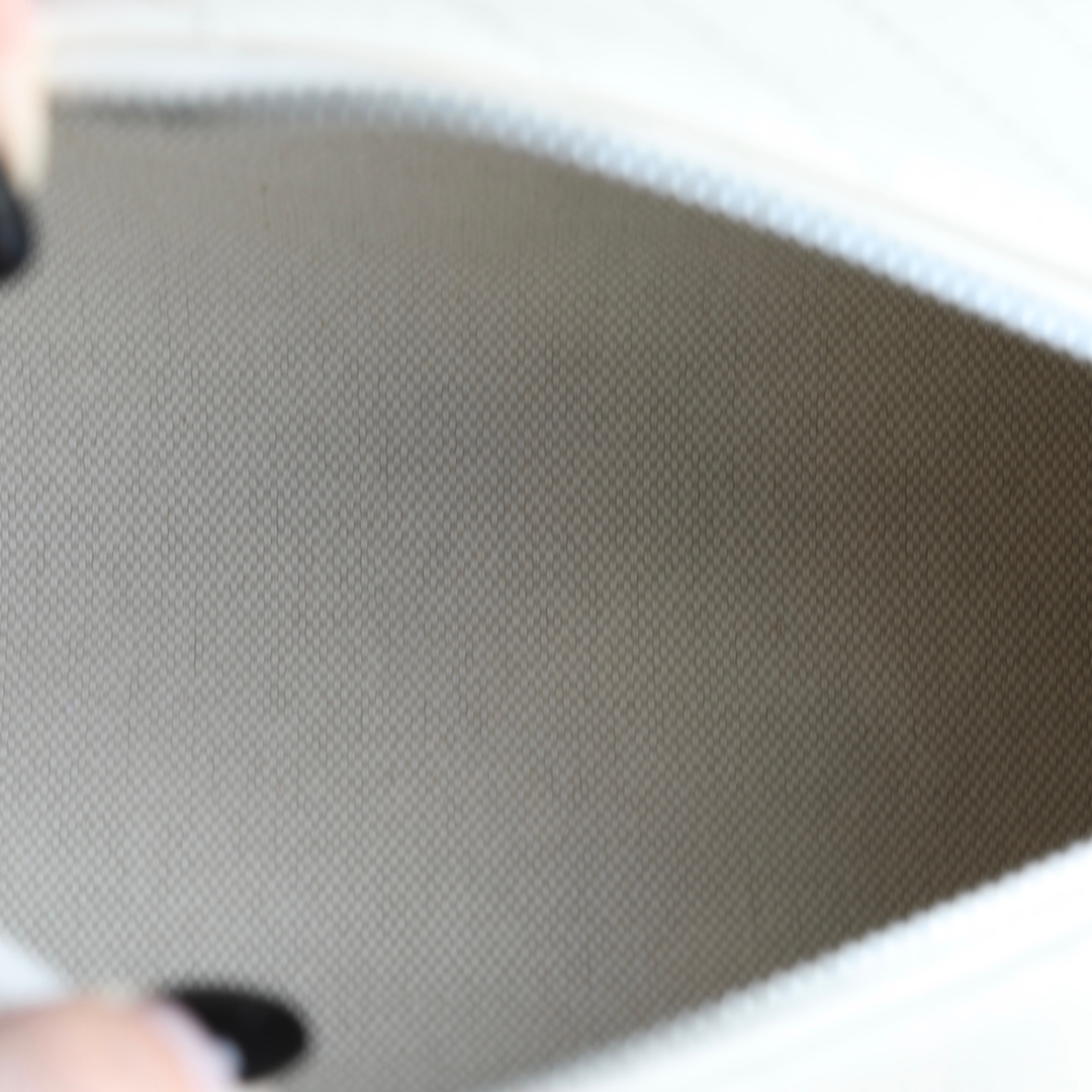 G*u*i blondie shoulder bag-13*25*12cm