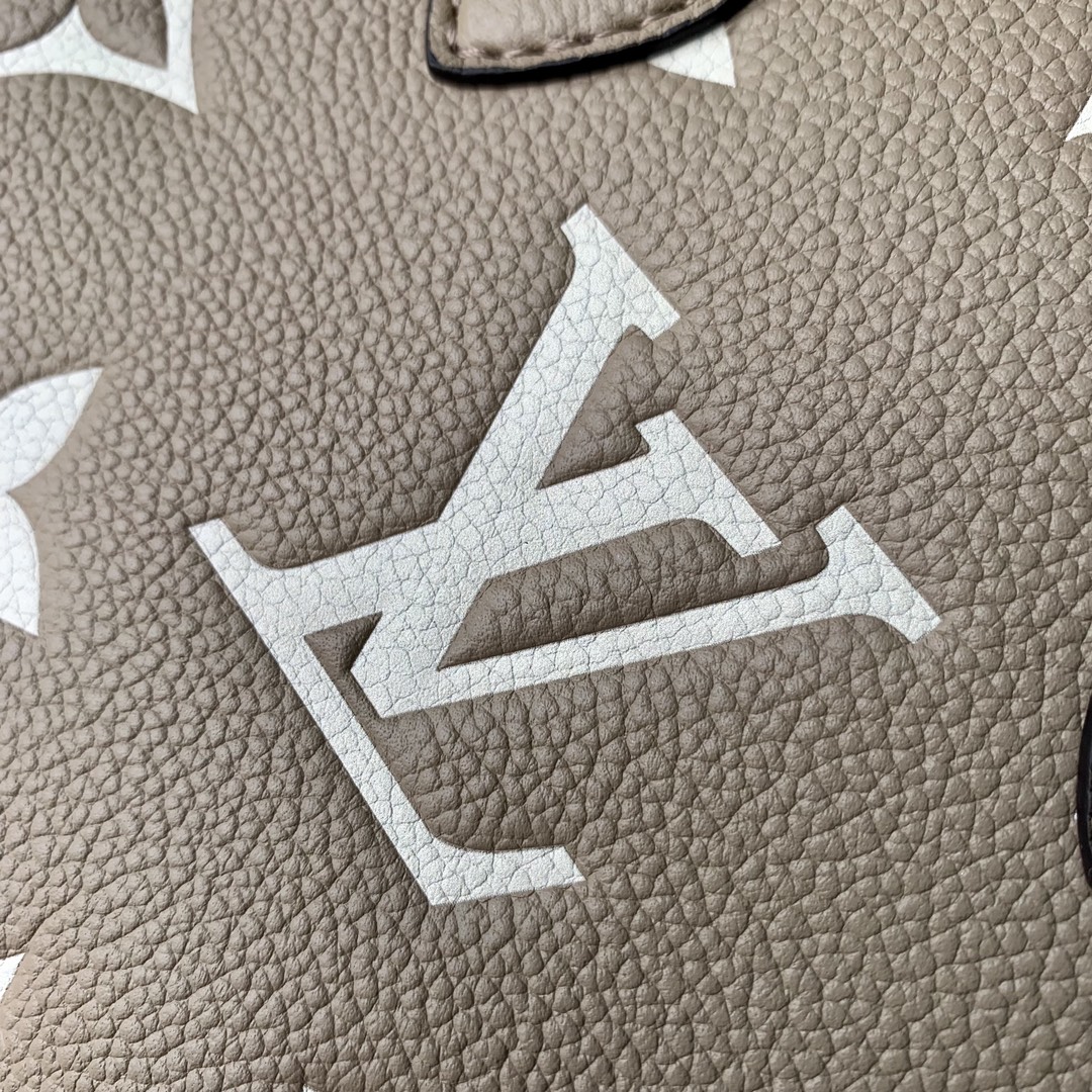 l0*is V*t0n onthego bb handbag-18*15*8.5cm