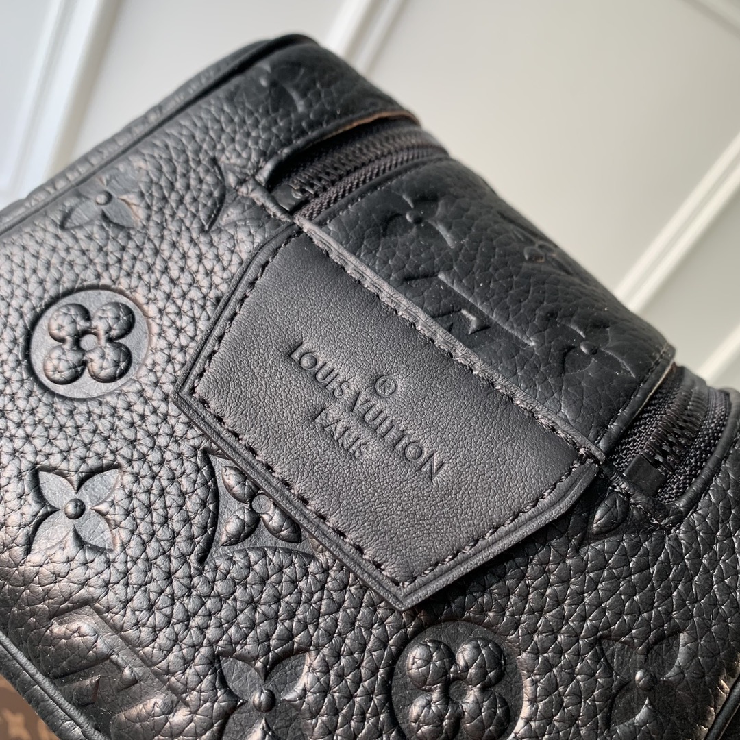 l0*is V*t0n locker dopp kit pouch -28 x 15 x 16.5cm