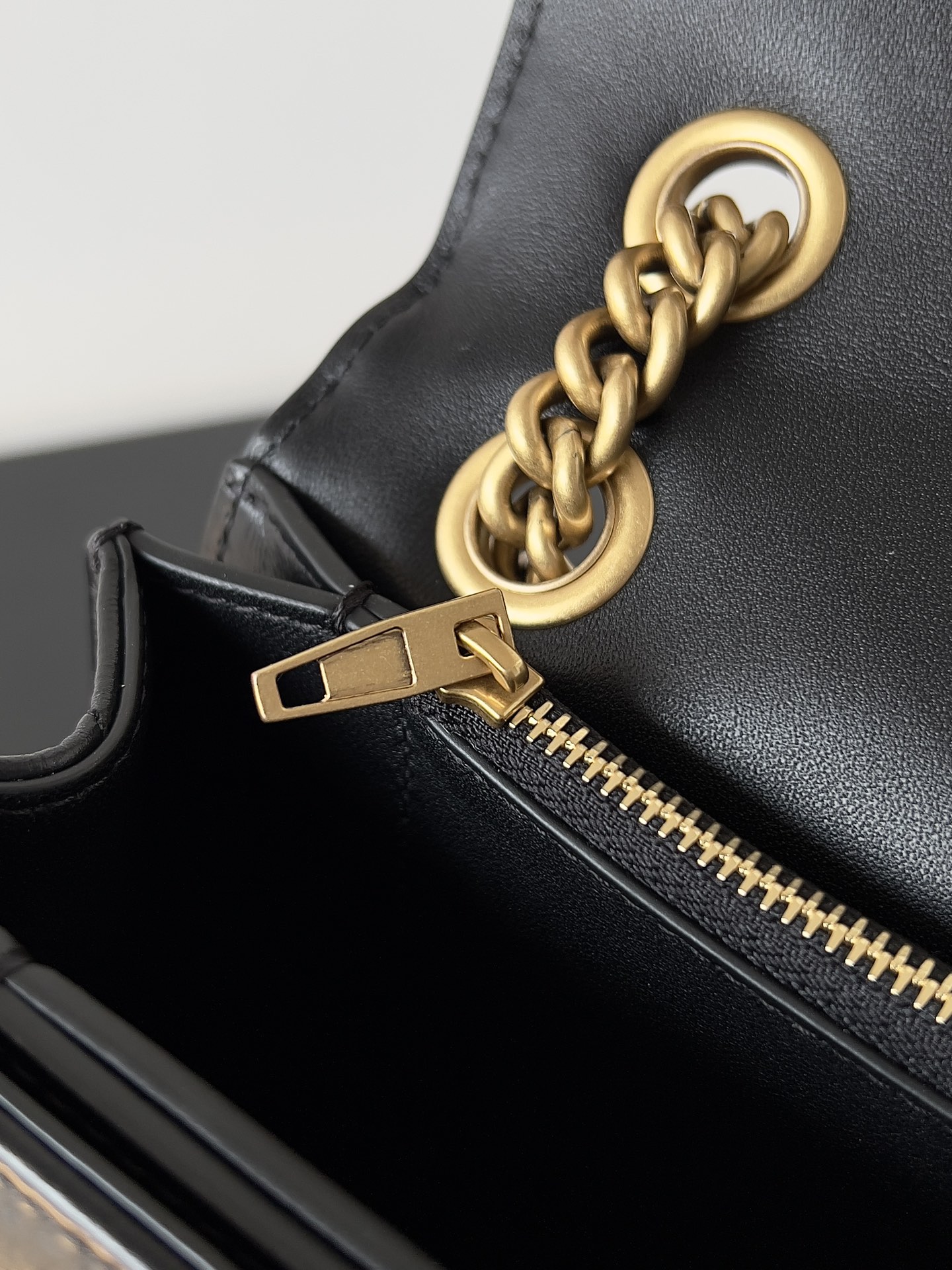 Ba*len*cia*ga crush chain bag-25.5*10*15.5cm