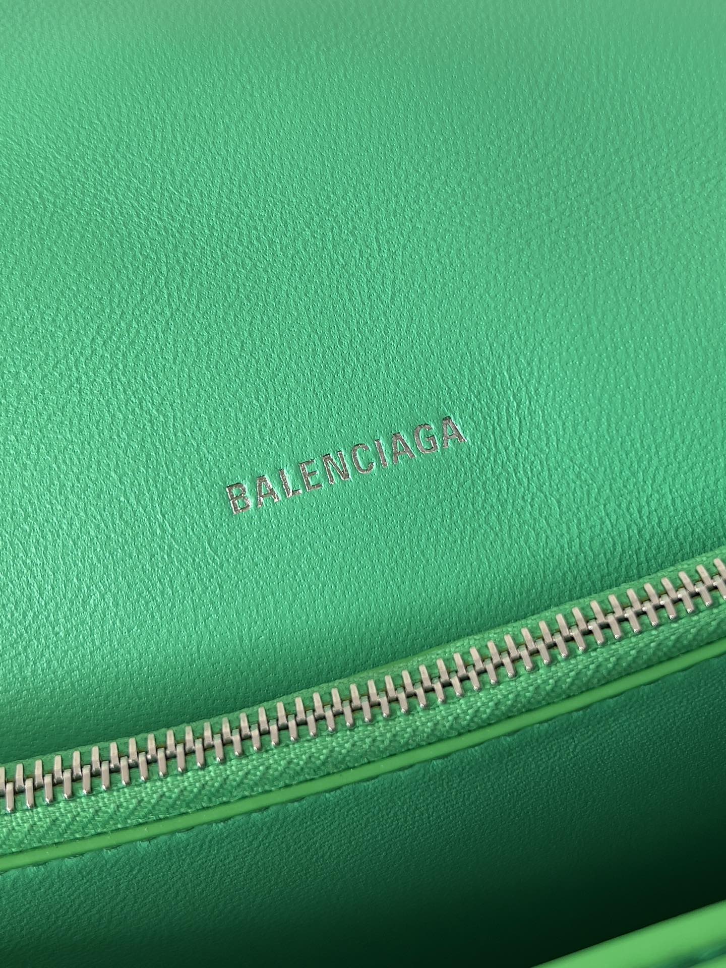 Ba*len*cia*ga crush chain bag-32*13*20.5cm