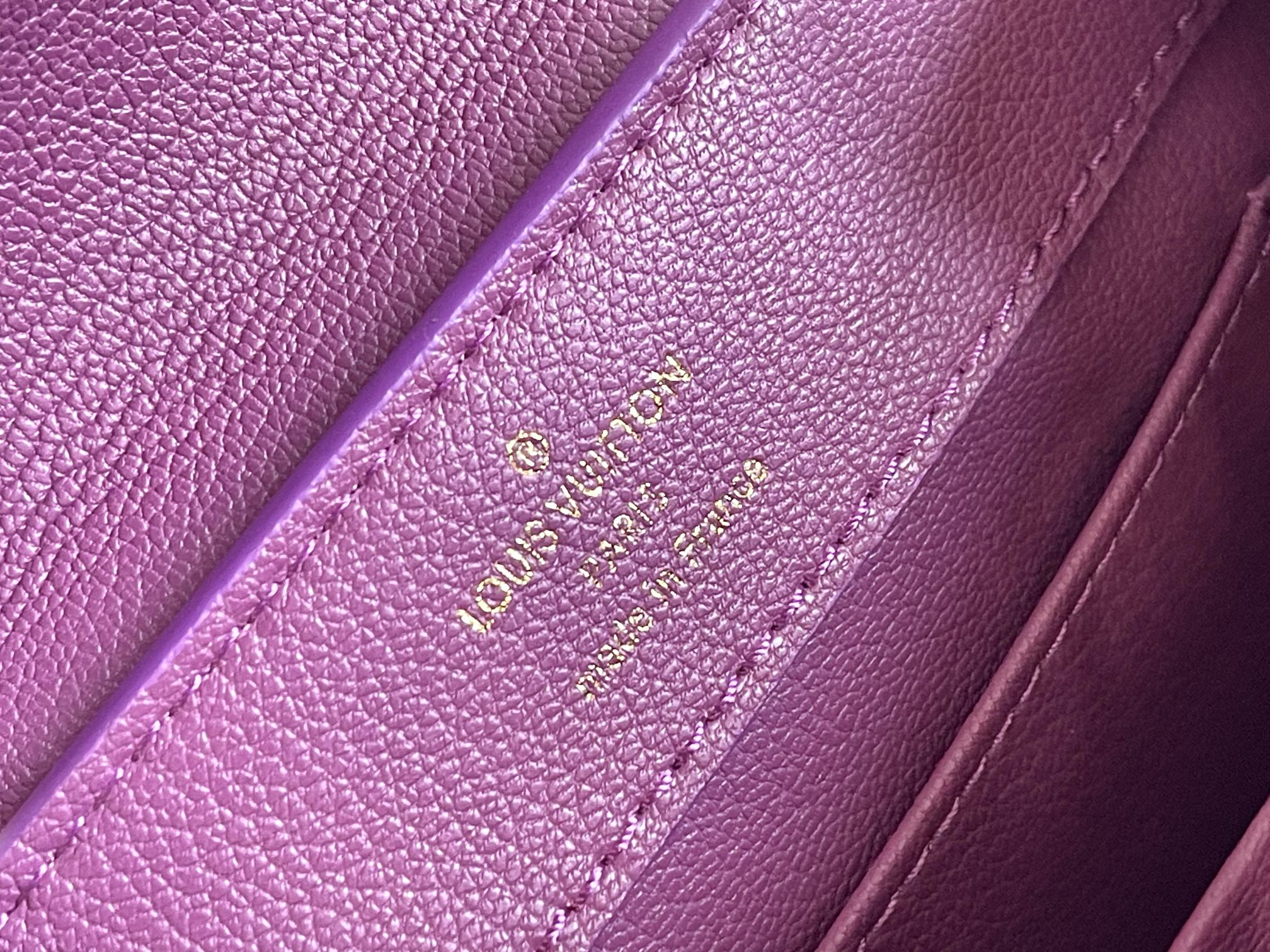 l0*is V*t0n capucines handlebag