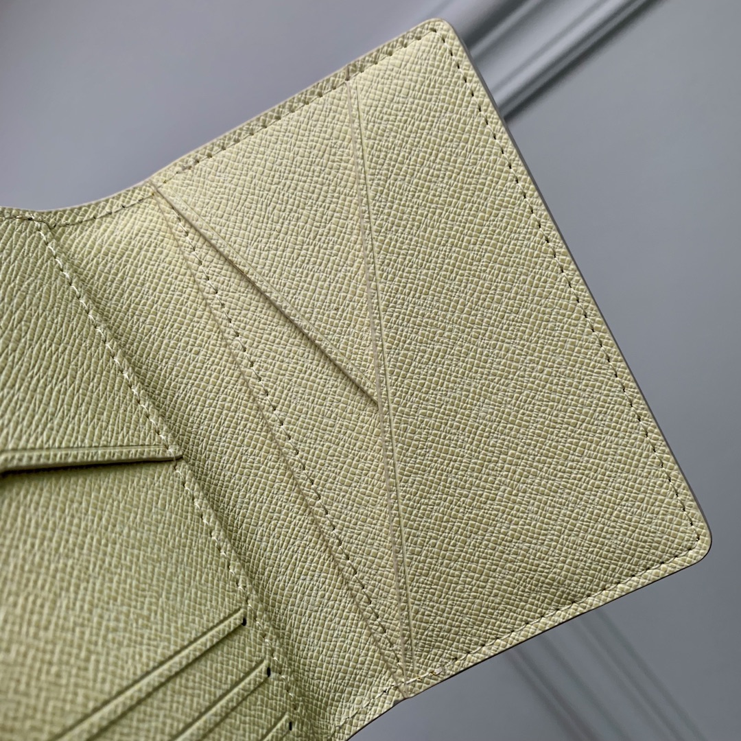 l0*is V*t0n wallet-m83336-7.5 x 11.1 x 1cm