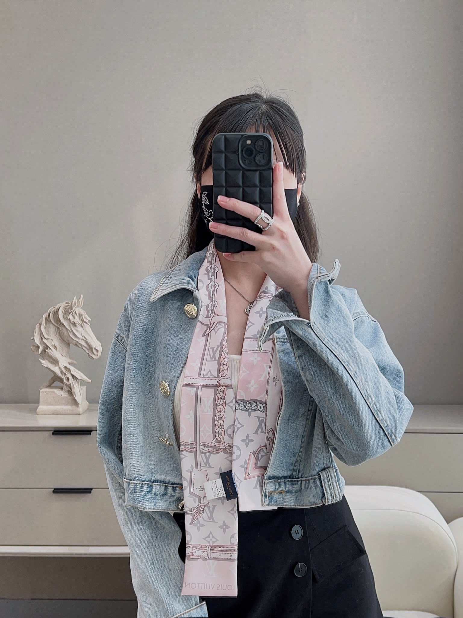 l0*is V*t0n hair band