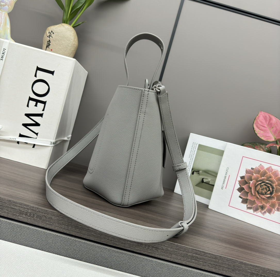 L0ew* mini pebble bucket bag-16*16*19.5cm