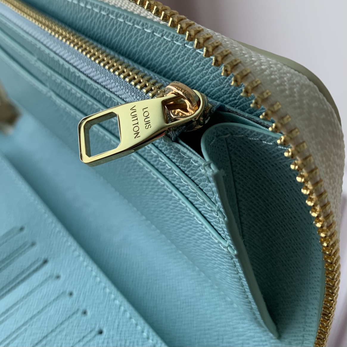 l0*is V*t0n zippy wallet n40675-10 x 20 x 2cm