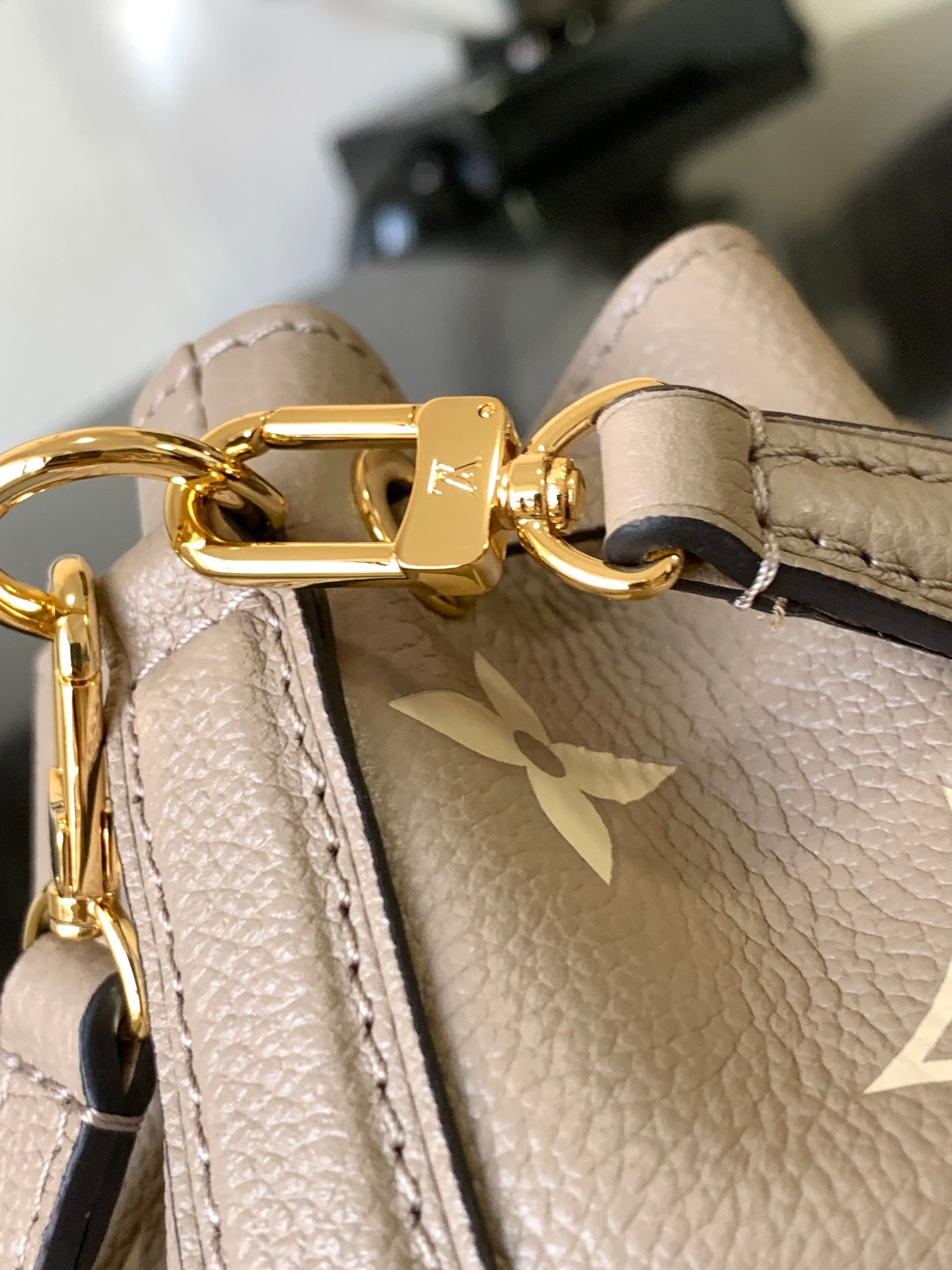 l0*is V*t0n nano noé-13 x 16 x 10cm