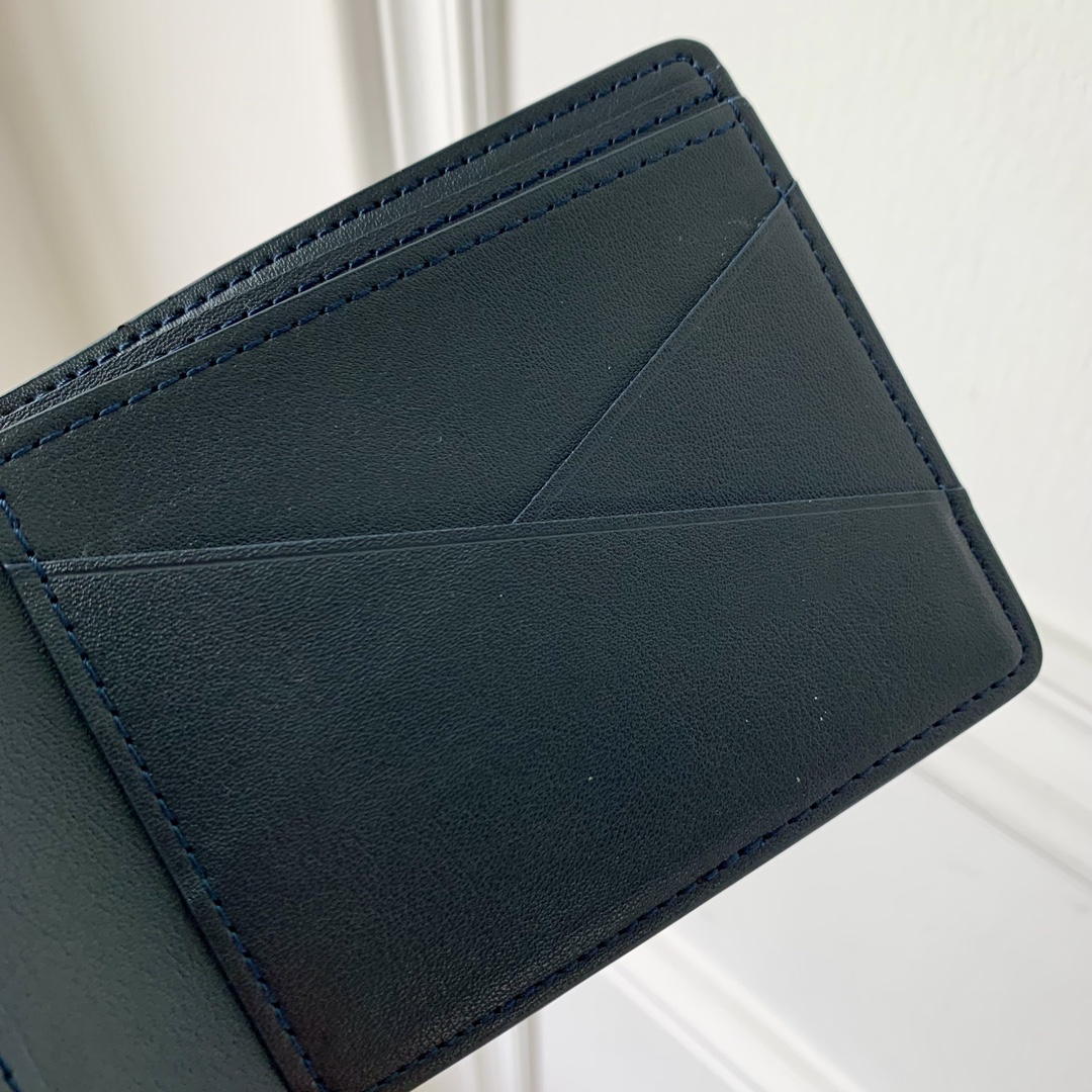 l0*is V*t0n multiple wallet-m61695-11.5 x 9 x 1.5 cm