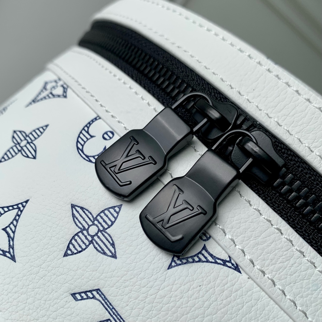 l0*is V*t0n discovery backpsck-m31033-29*38*20cm