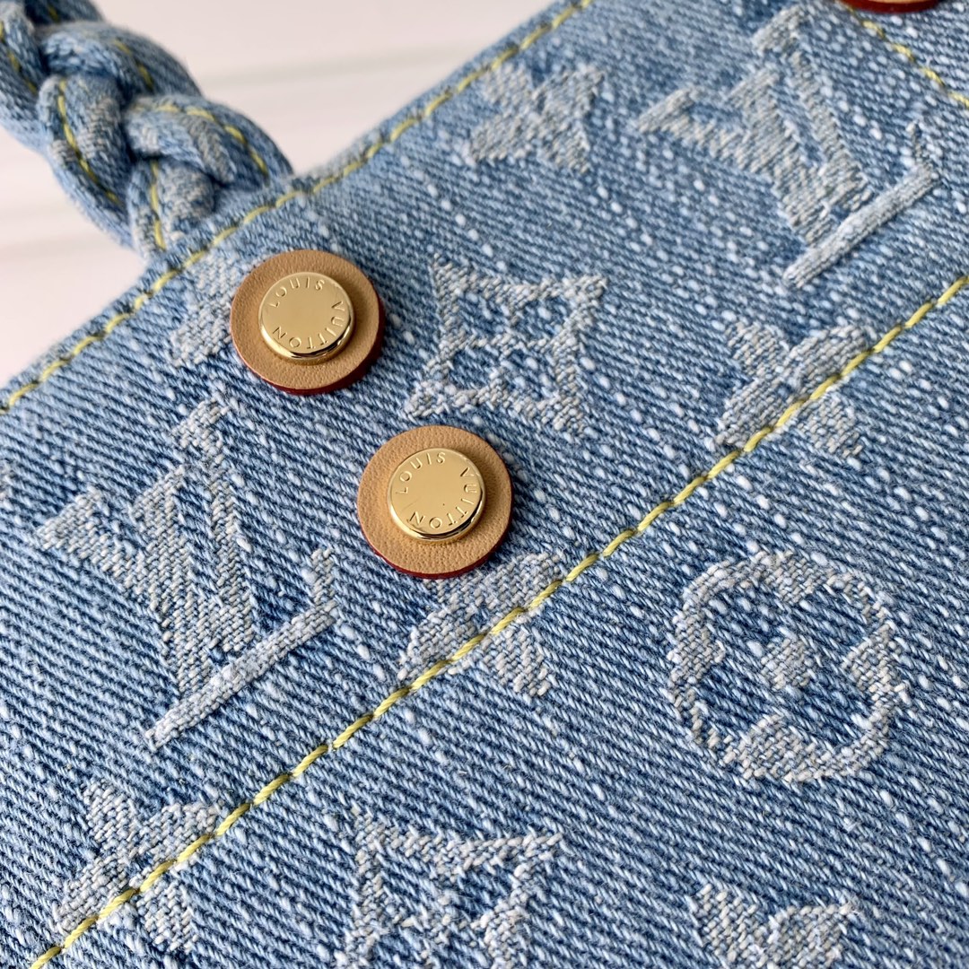 l0*is V*t0n let go handbag-28 x 23 x 10.5 cm