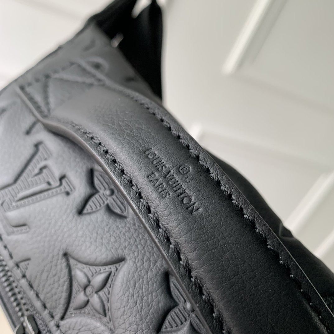 l0*is V*t0n rush waist bag-30 x 15 x 8cm