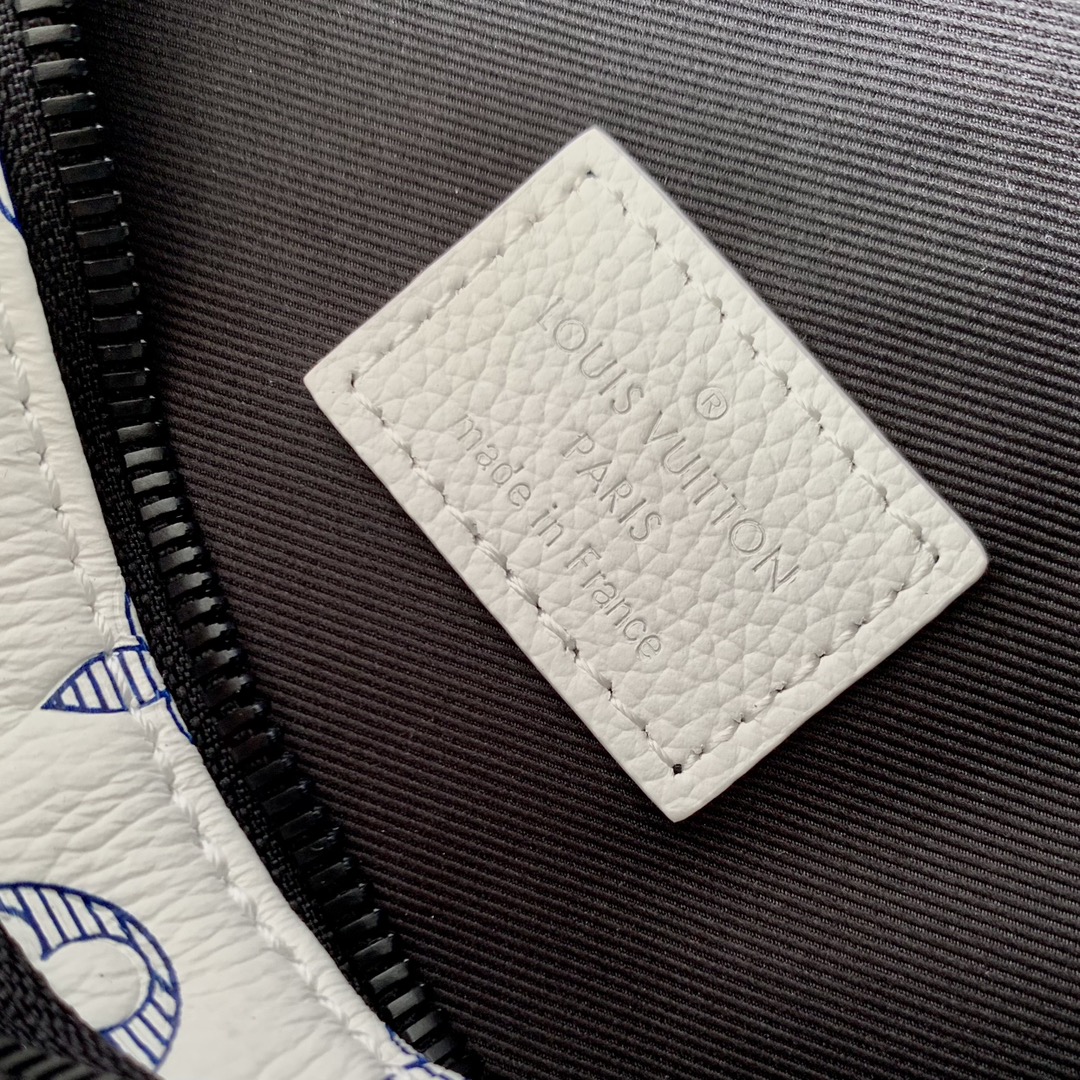 l0*is V*t0n rush waist bag-30 x 15 x 8cm