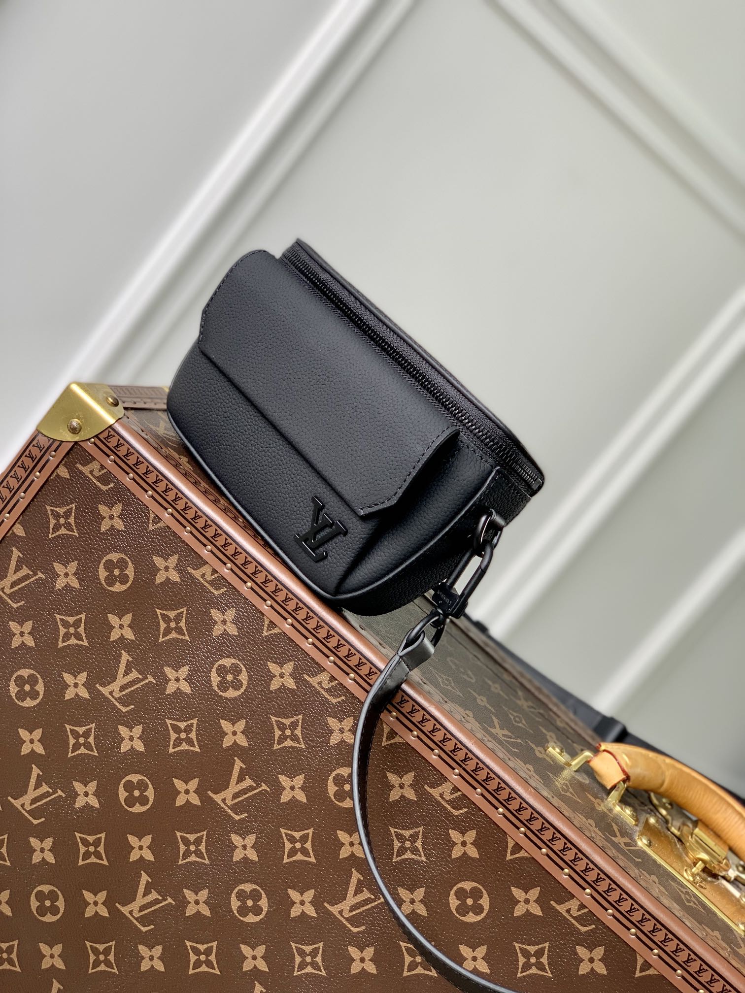 l0*is V*t0n pilot bag-m83563-20 x 12 x 5.5cm