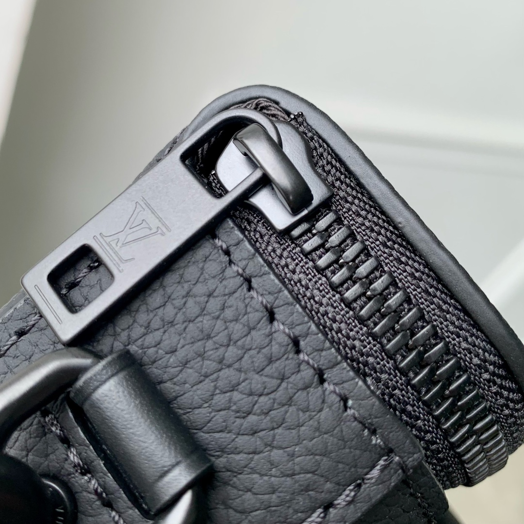 l0*is V*t0n pilot bag-m83563-20 x 12 x 5.5cm